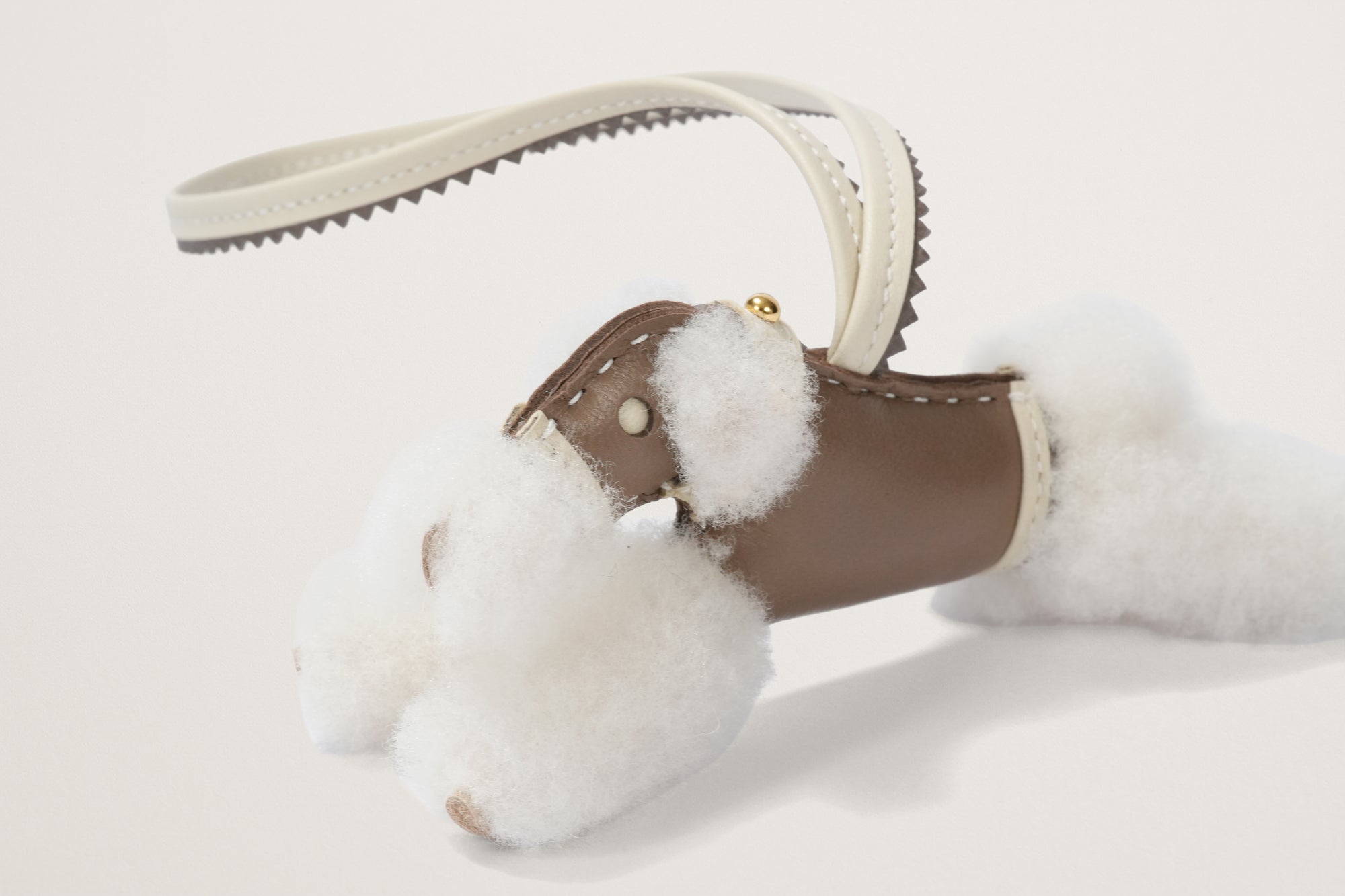 新品未使用HERMES バディ　チャーム　エピック　スタッズ首輪付き　エトゥープ 新品未使用HERMES バディ チャーム エピック スタッズ首輪付き