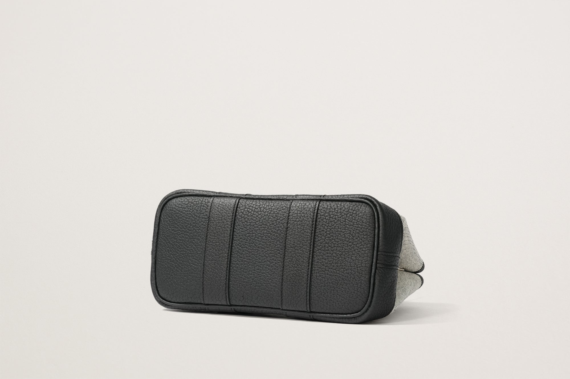HERMES ネオ・ガーデン23 黒