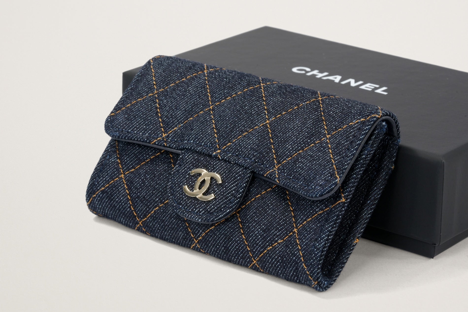 CHANEL クラシック フラップ カードケース – GINZA SATAKE