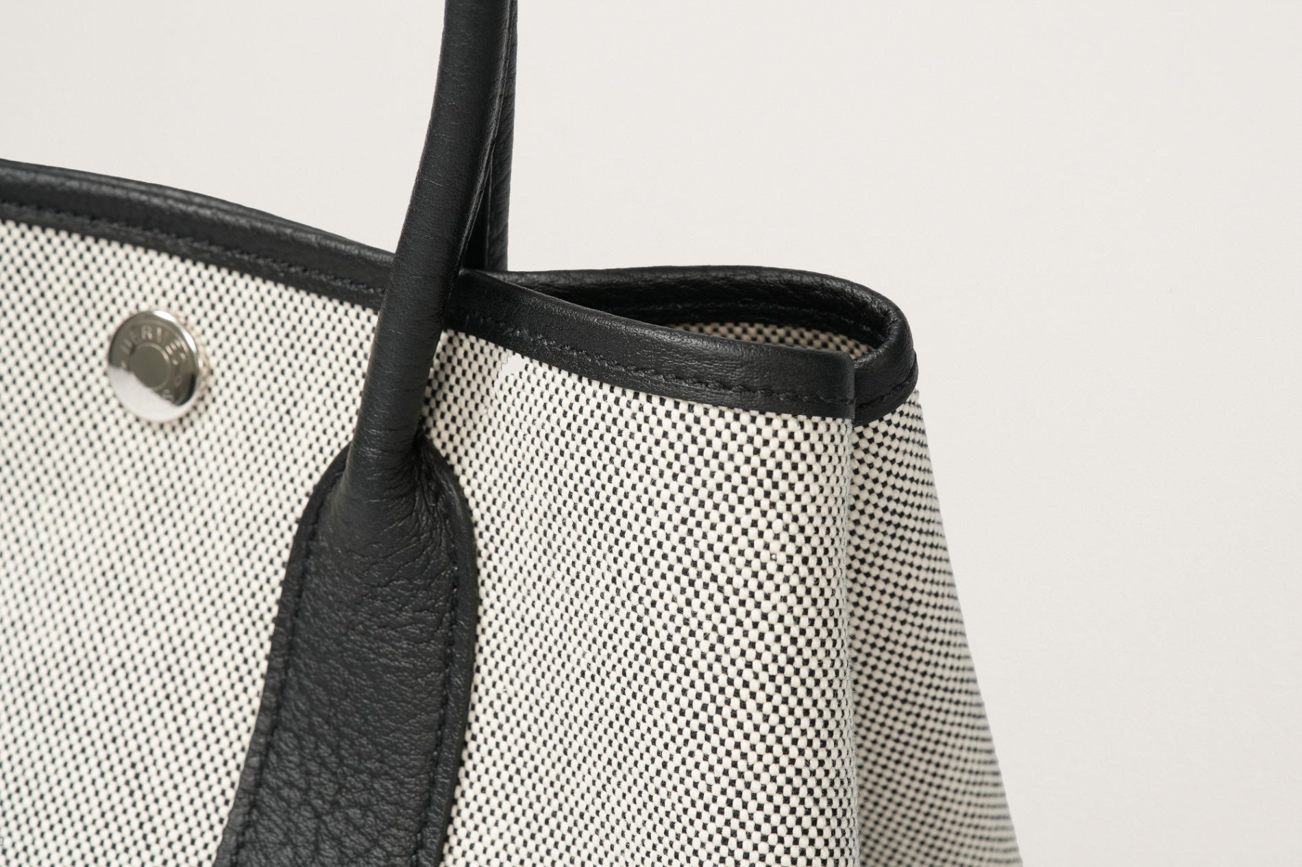 HERMES ネオ・ガーデン23 黒