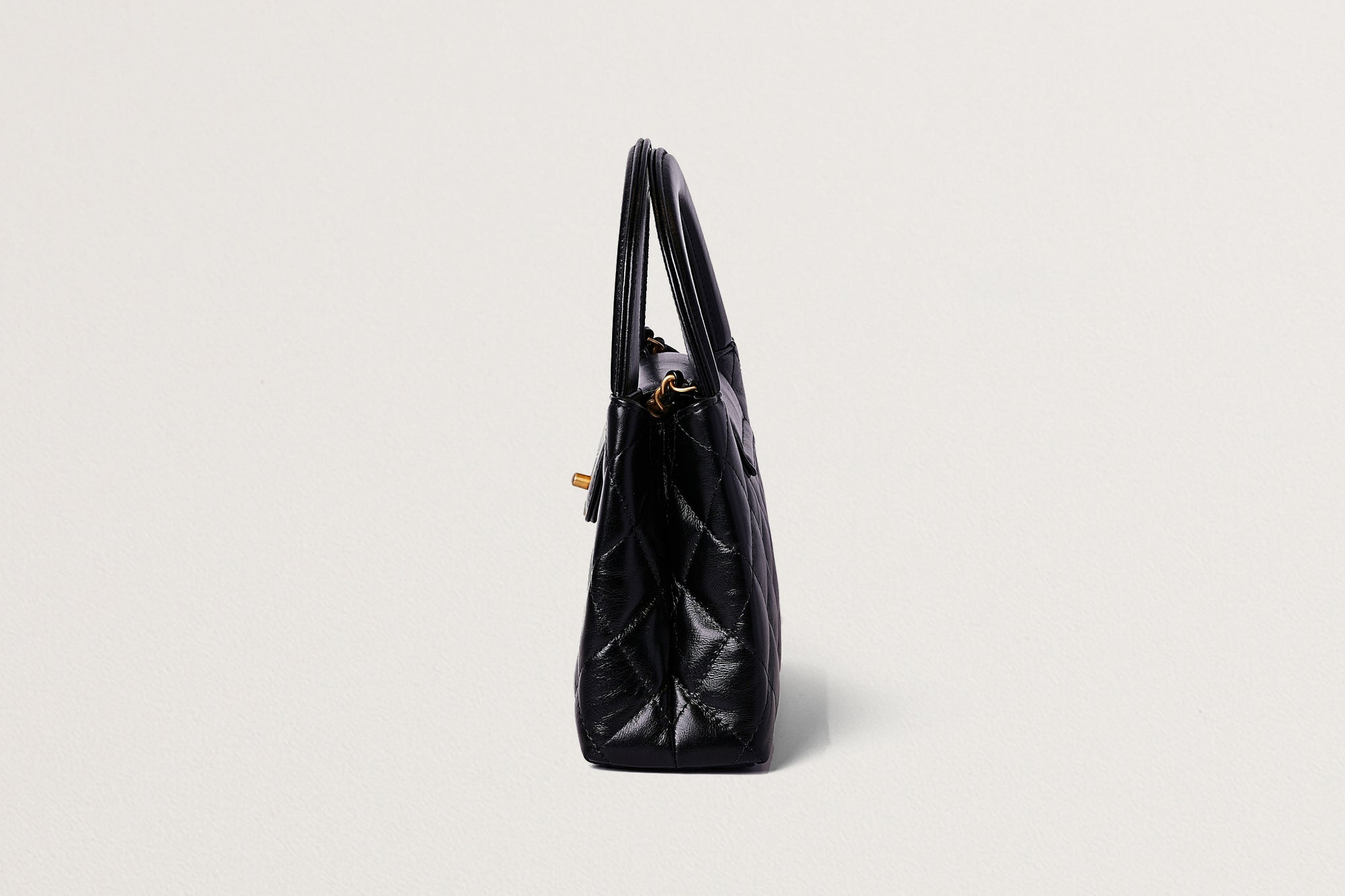 CHANEL マトラッセ チェーンショルダーバッグ
