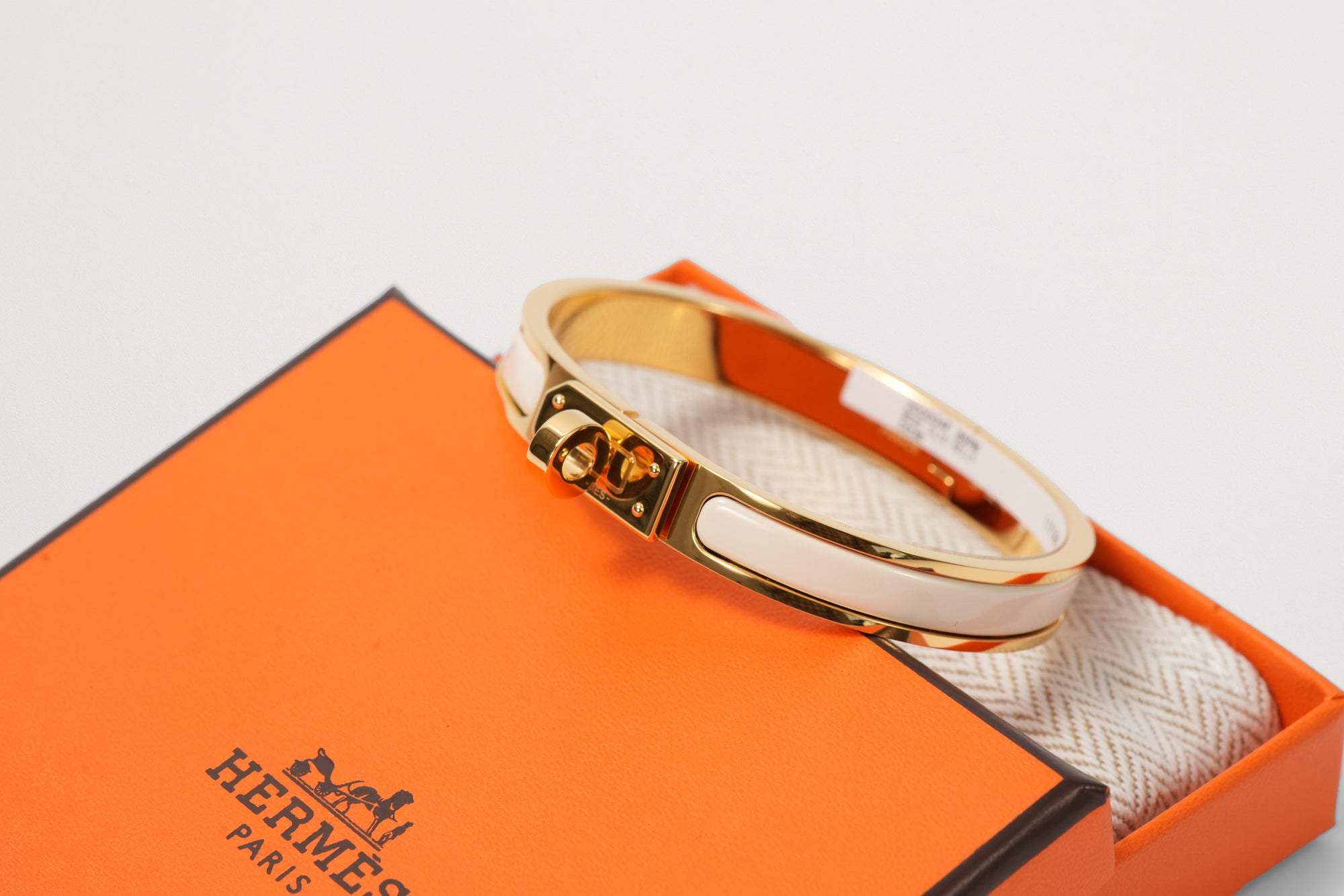 HERMES エナメルブレスレット《ミニ・クリック・ケリー》