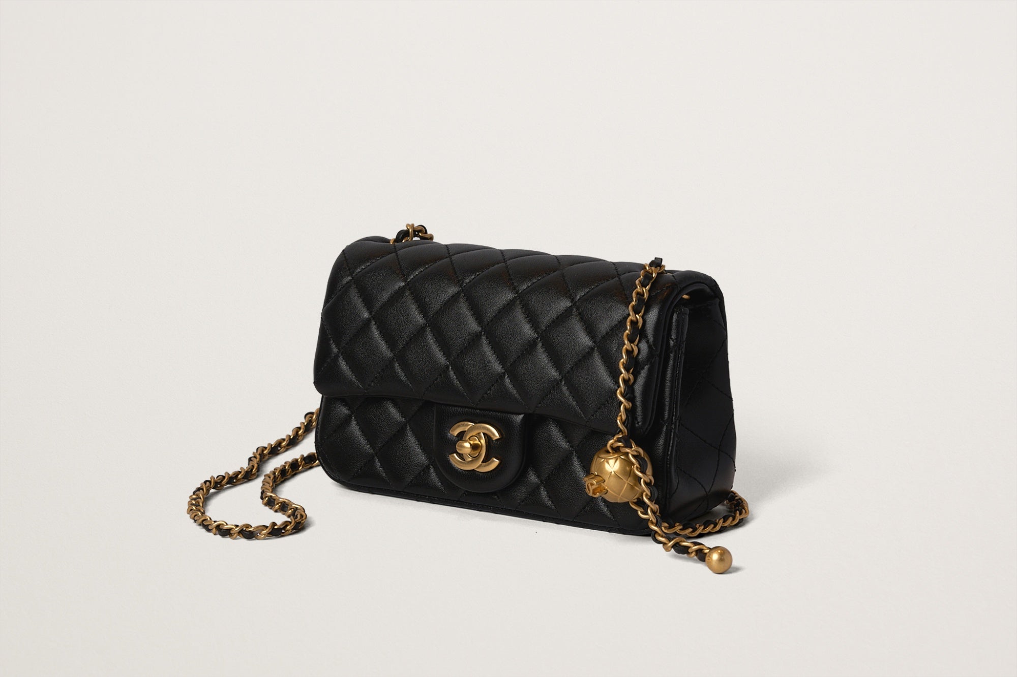 CHANEL マトラッセ ミニフラップバッグ20 ココボール – GINZA SATAKE