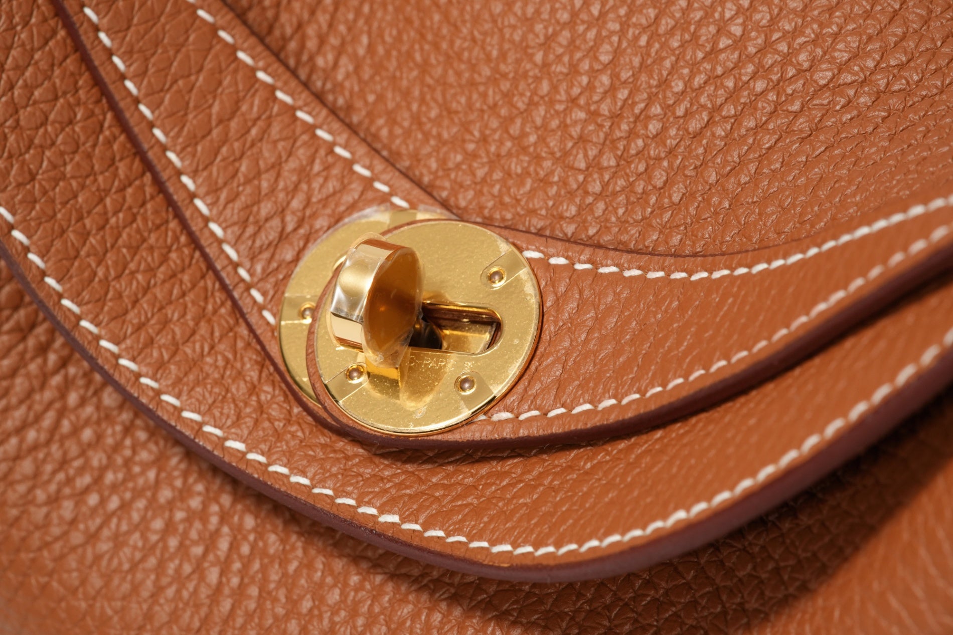 HERMES リンディ26 ゴールド