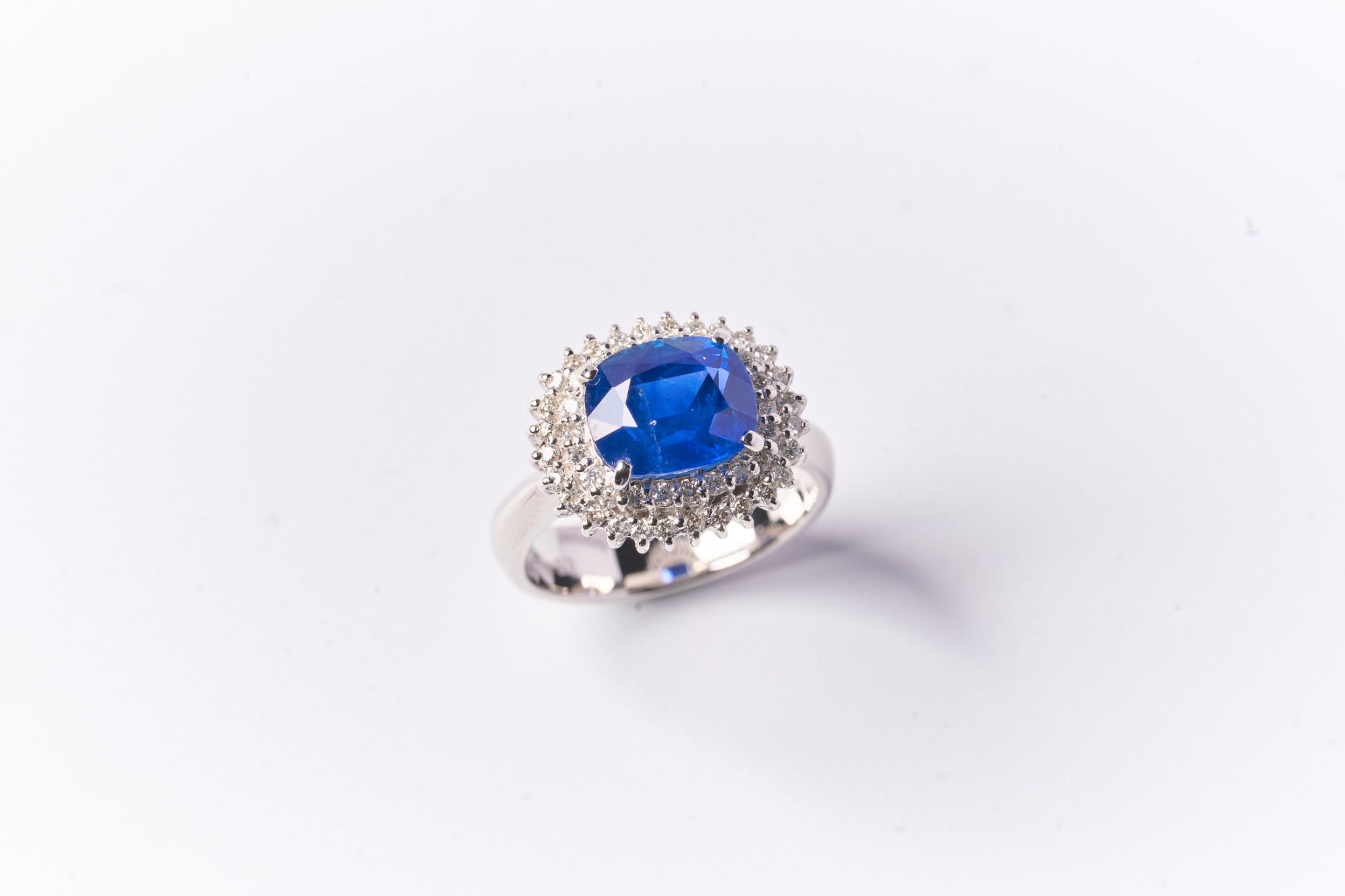 K18WG サファイア・ダイヤモンド リング 品番r21-207 Shop KUBOTA / サファイア0.85ct ダイヤモンド0.45ct K18WG リング