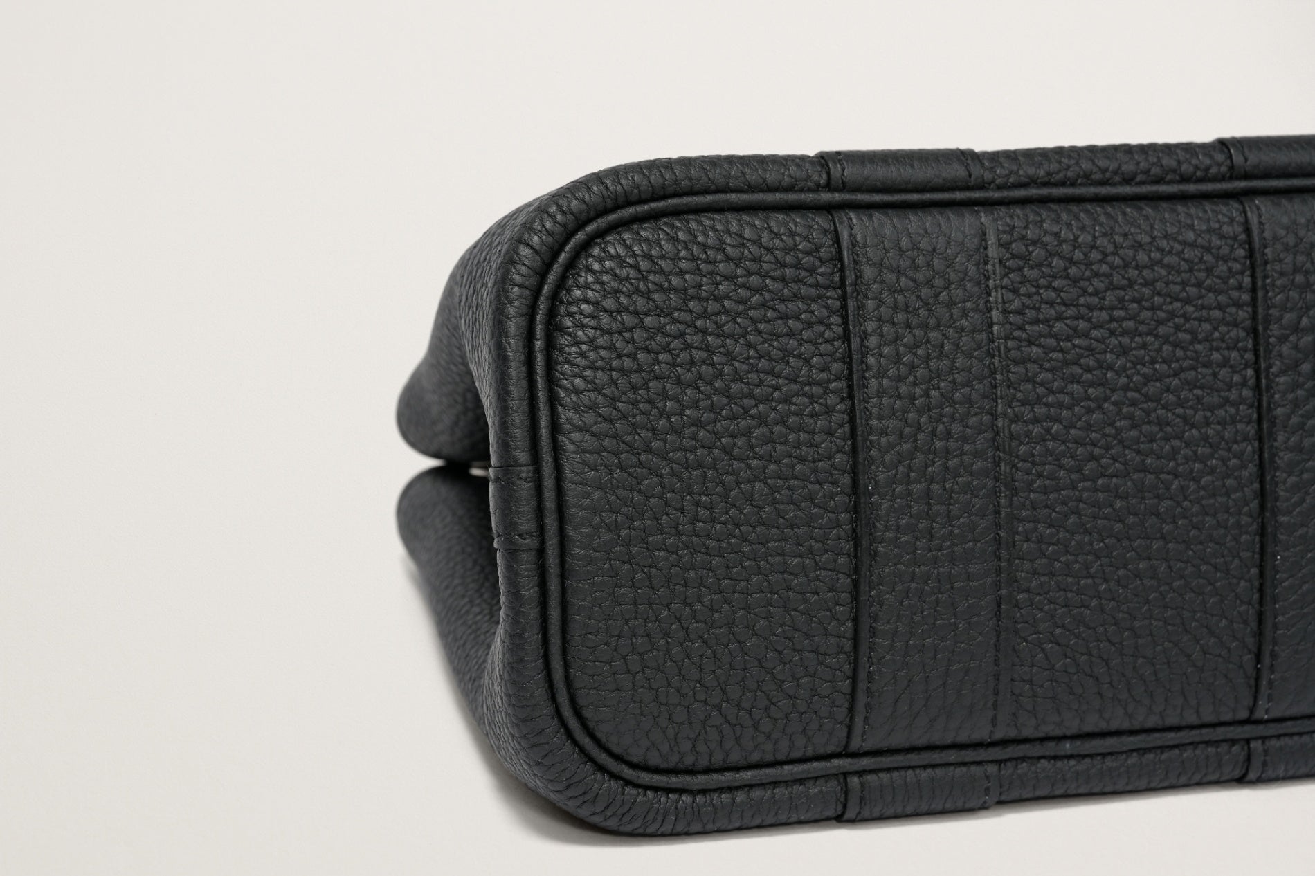 HERMES ネオ・ガーデン23 黒