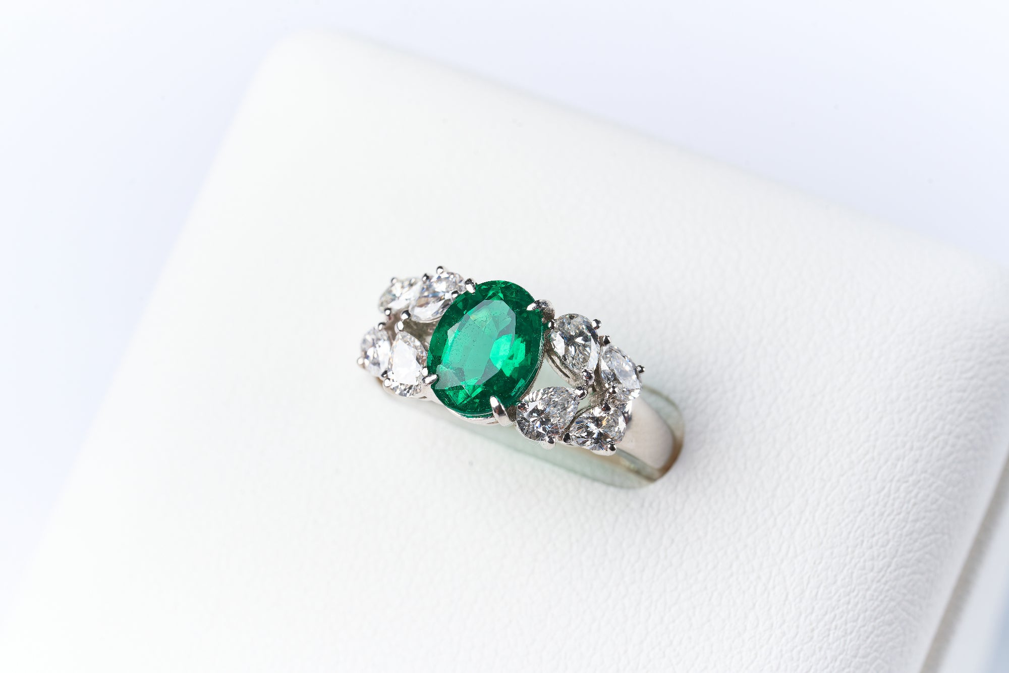 PT950 MIKIMOTO エメラルド リング – GINZA SATAKE