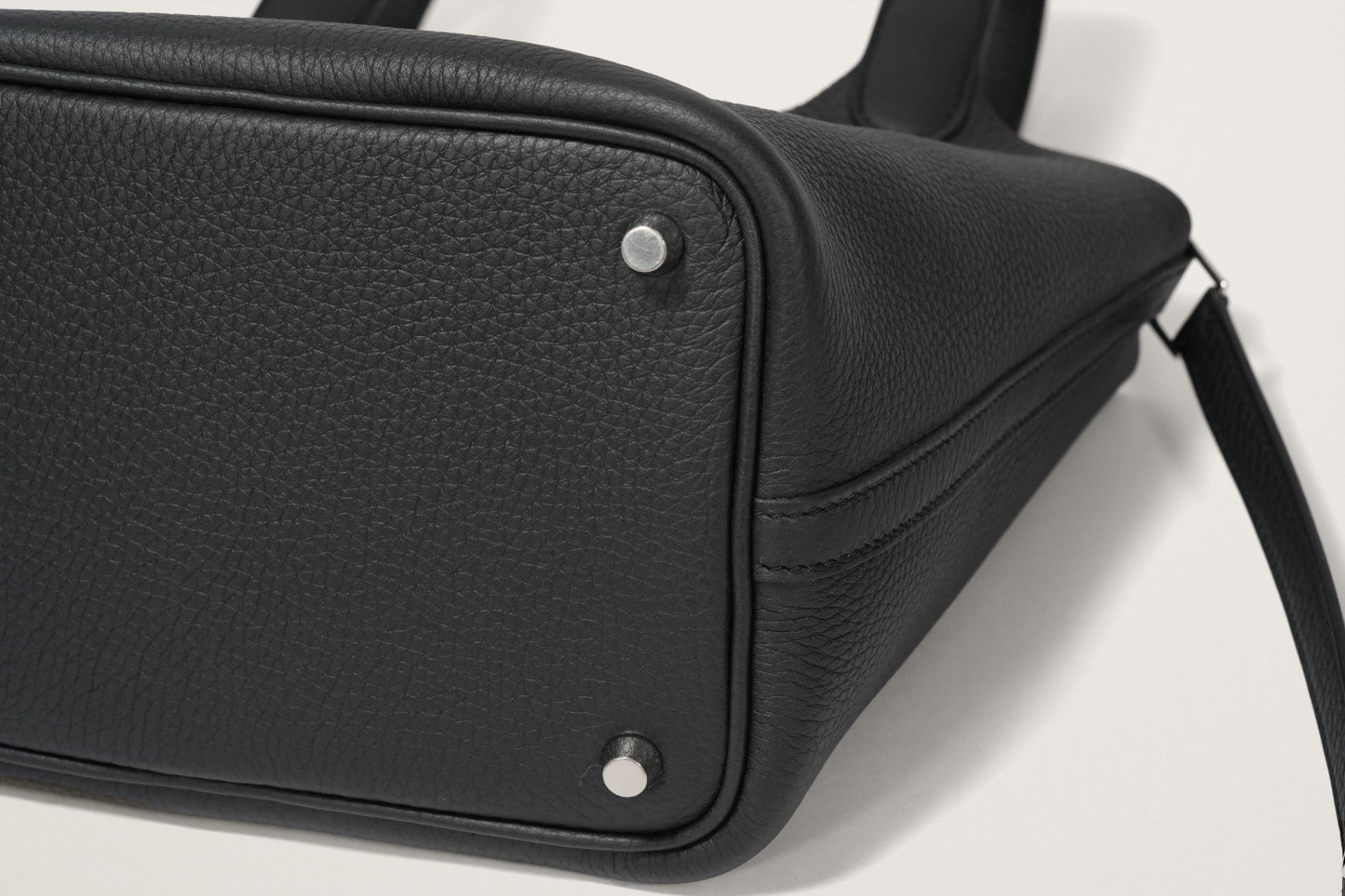 HERMES ピコタンロック18 黒