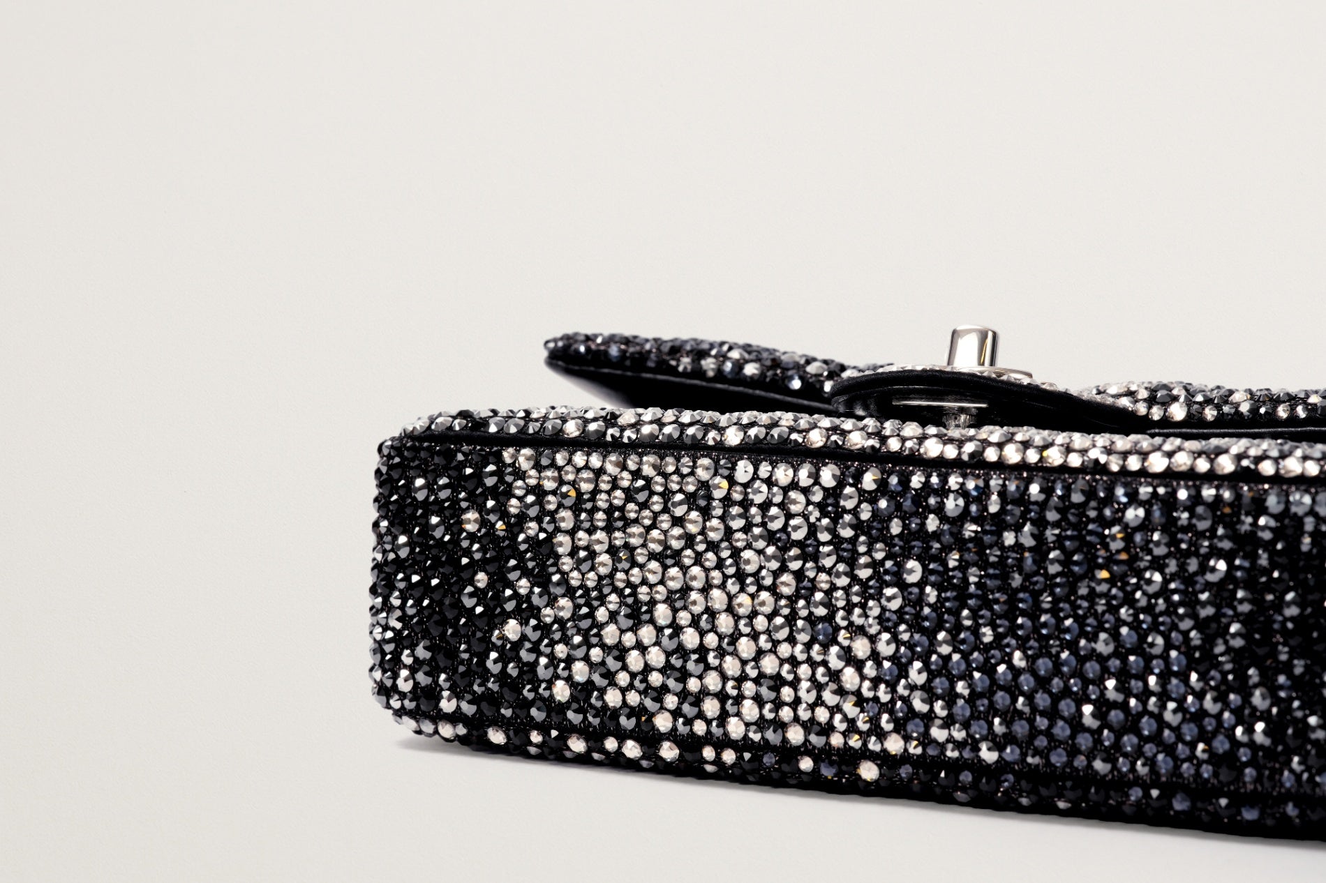 CHANEL イヴニングバッグ
