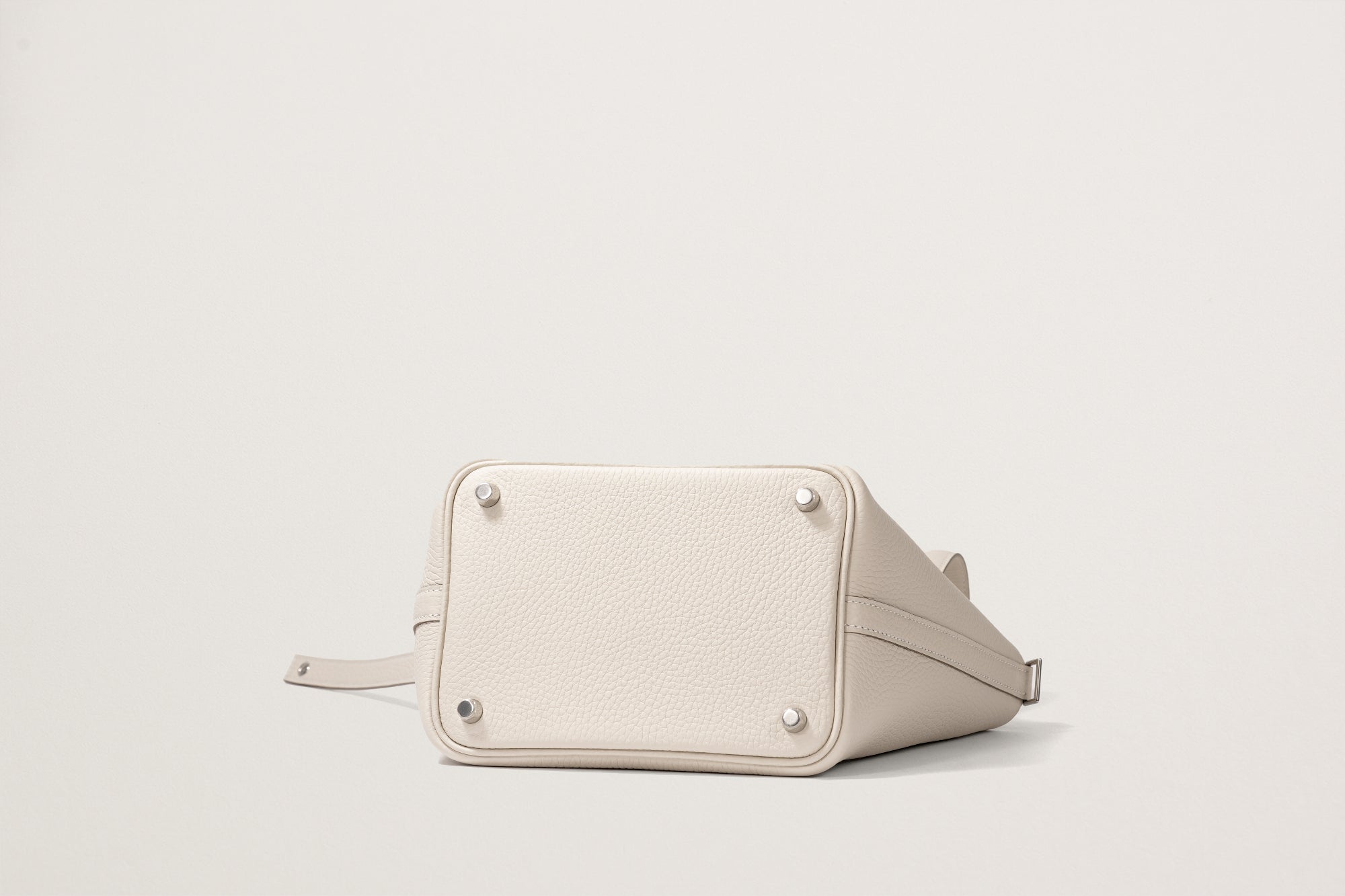 HERMES ピコタンロック18 クレ
