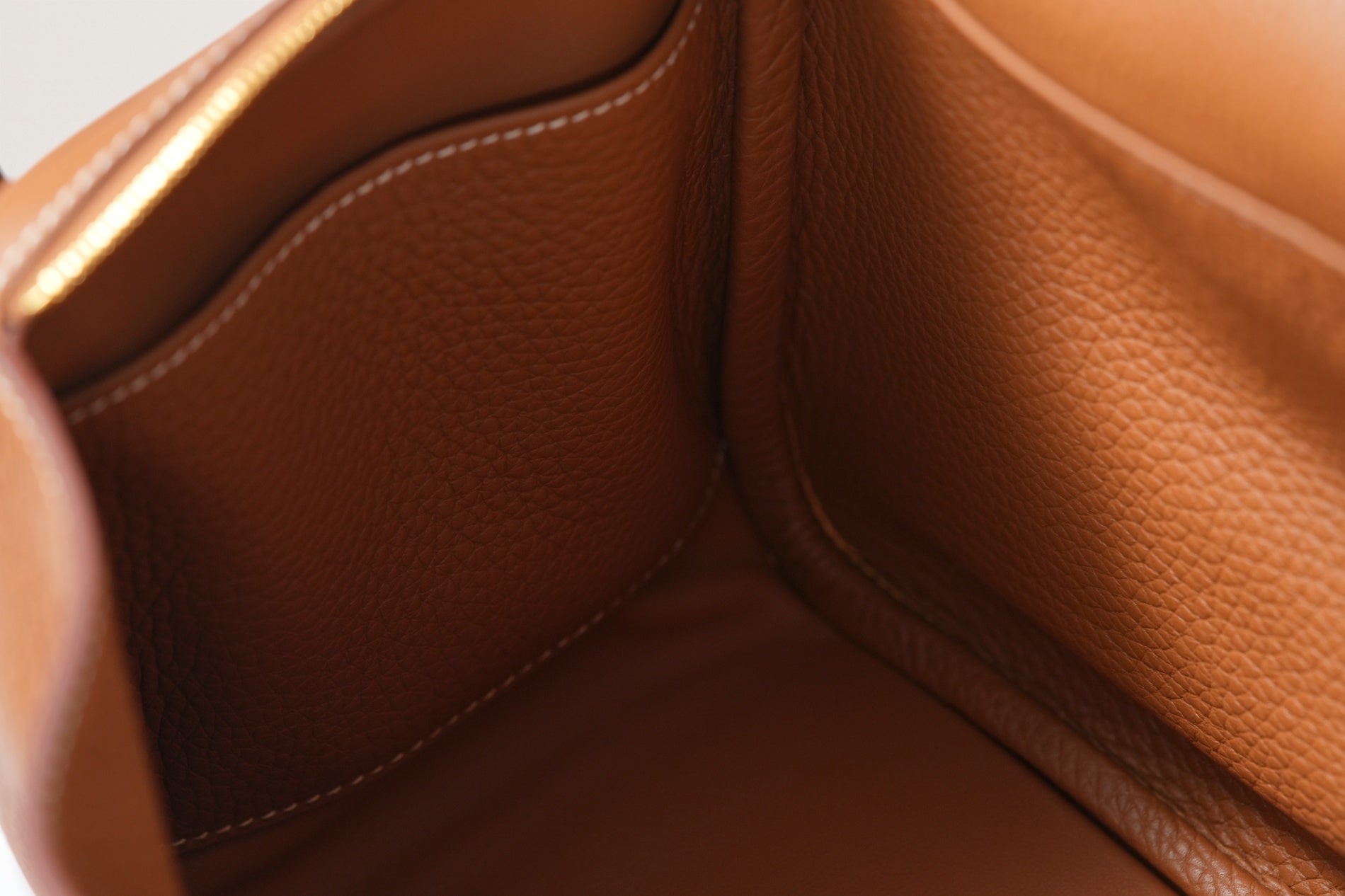 HERMES リンディ26 ゴールド