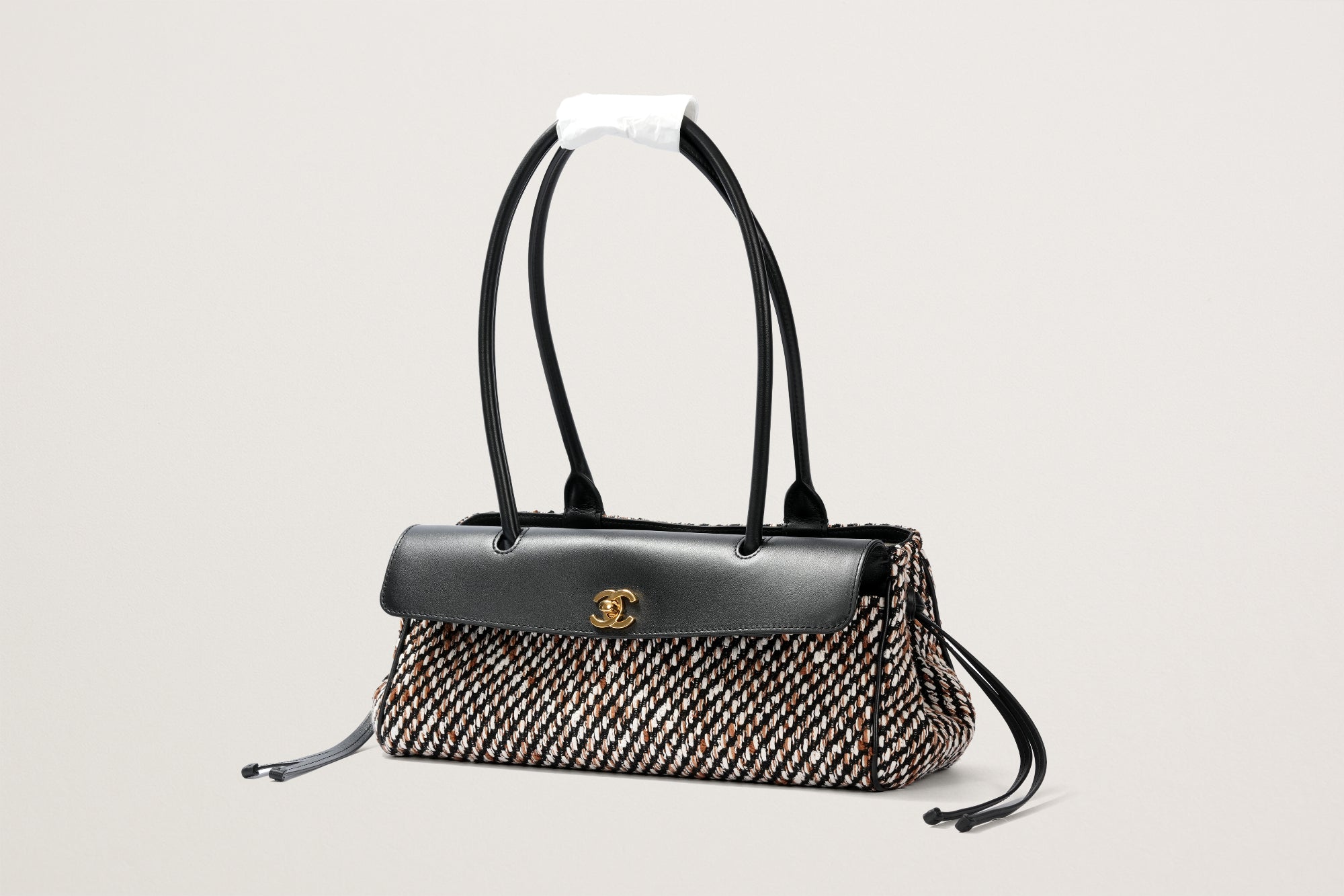 CHANEL スモール ショッピング バッグ – GINZA SATAKE
