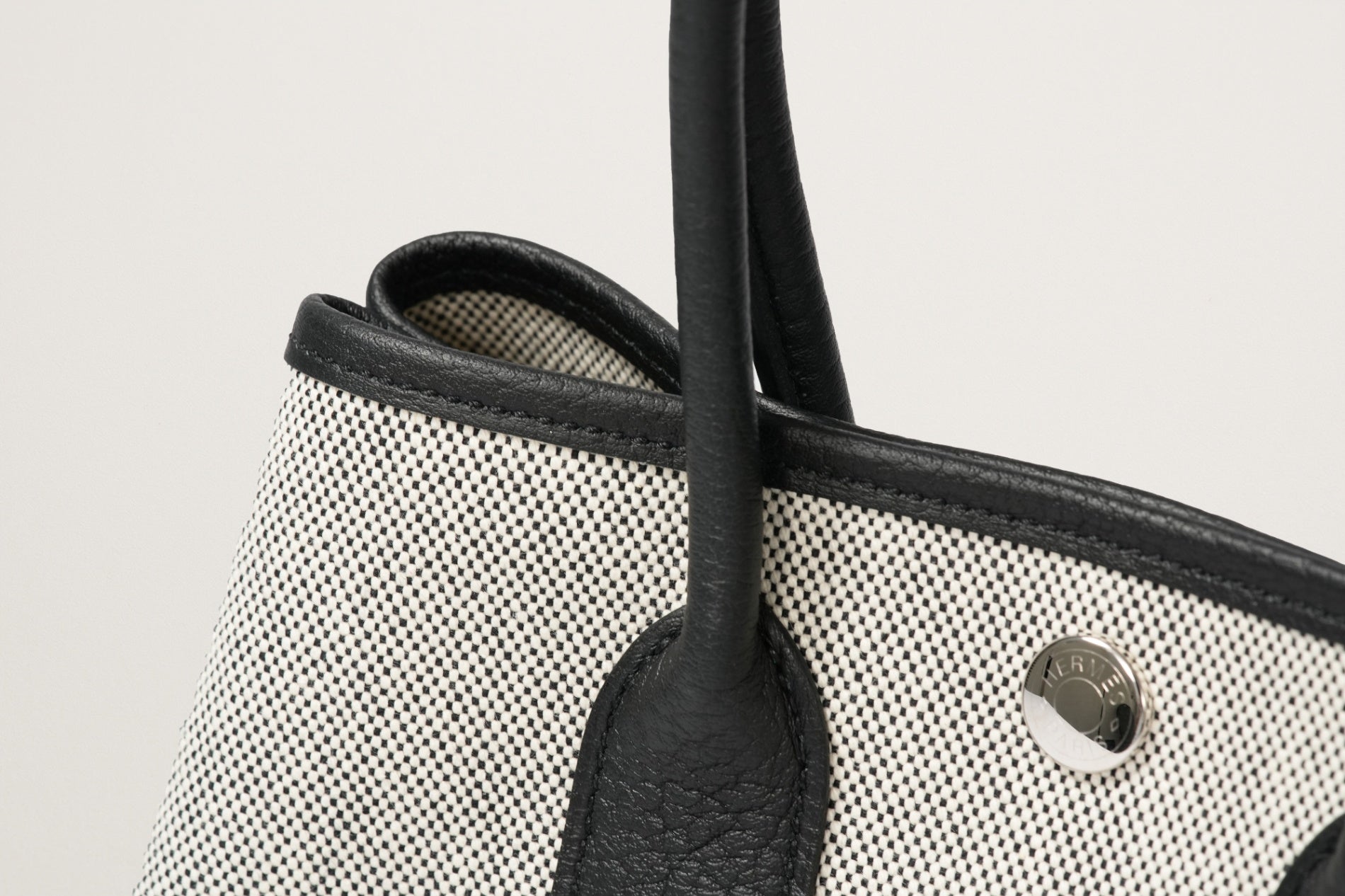 HERMES ネオ・ガーデン23 黒