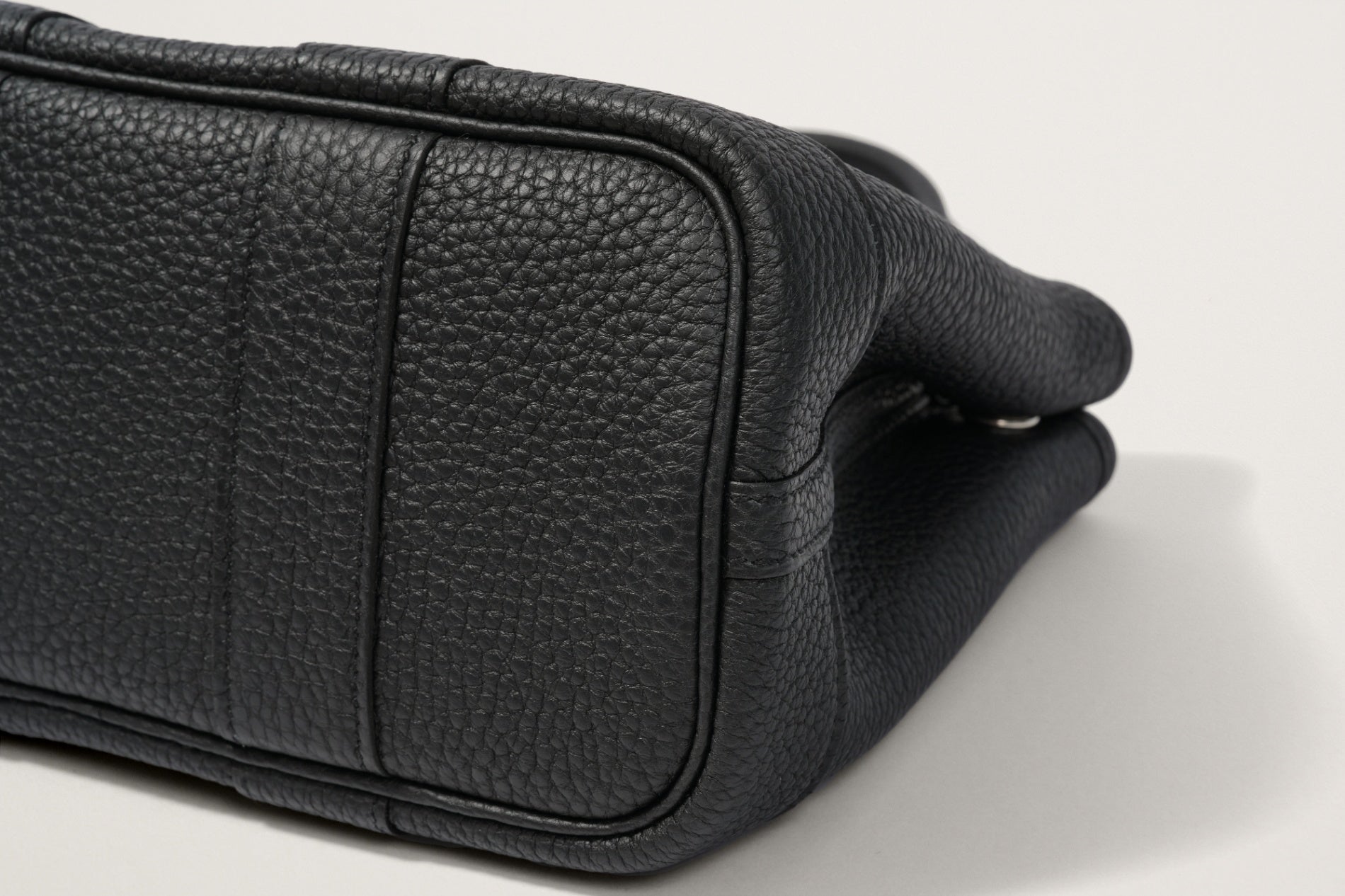 HERMES ネオ・ガーデン23 黒