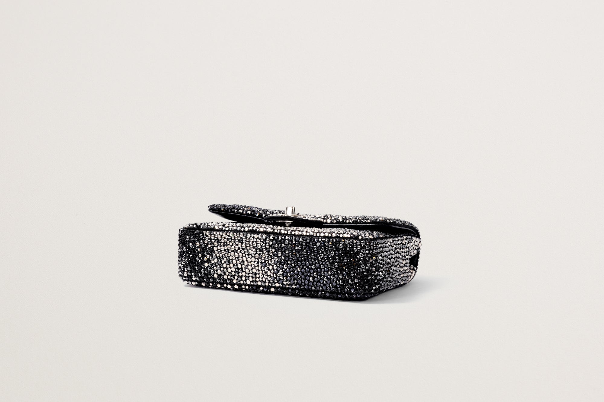 CHANEL イヴニングバッグ