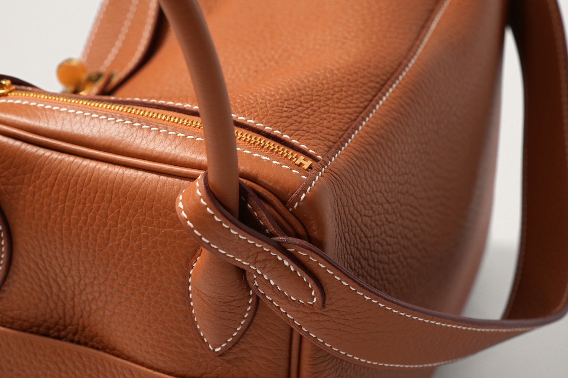 HERMES リンディ26 ゴールド