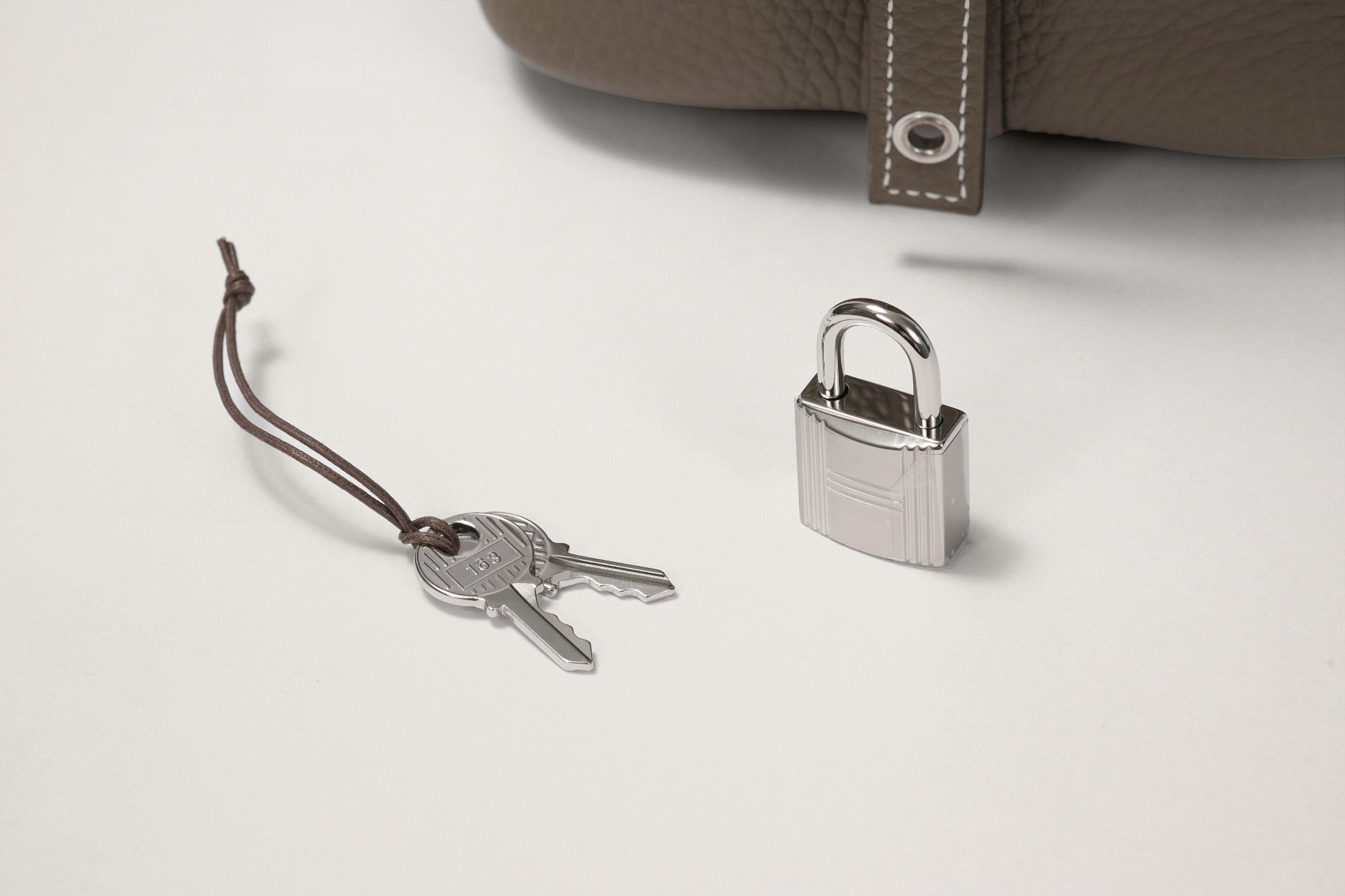 HERMES ピコタンロック18 エトゥープ