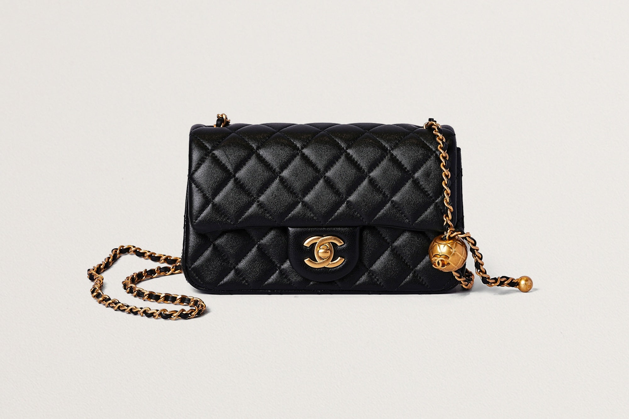 CHANEL マトラッセ ミニフラップバッグ20 ココボール – GINZA SATAKE