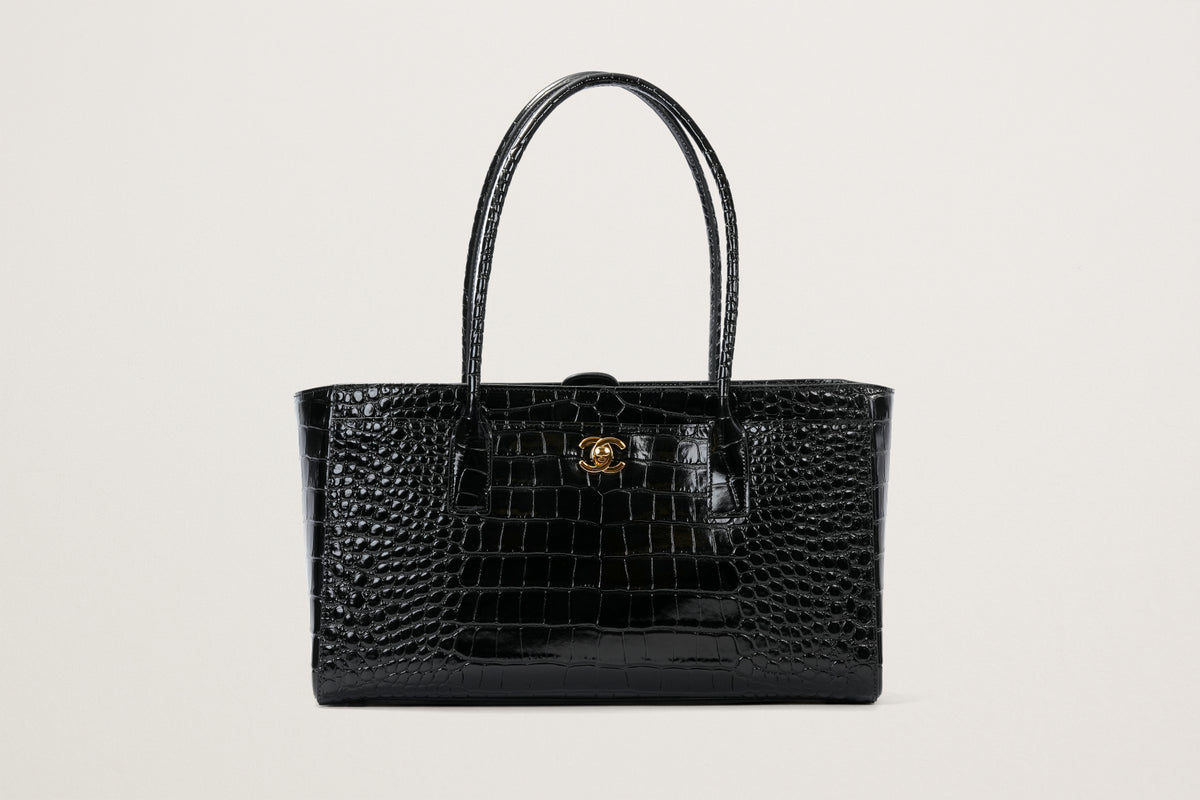 CHANEL バッグ 専用出品 CHANEL スモール ショッピング バッグ – GINZA SATAKE