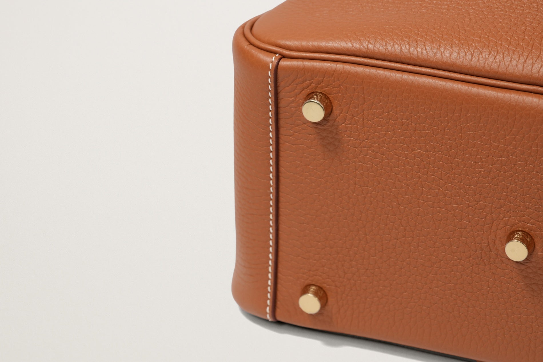 HERMES リンディ26 ゴールド