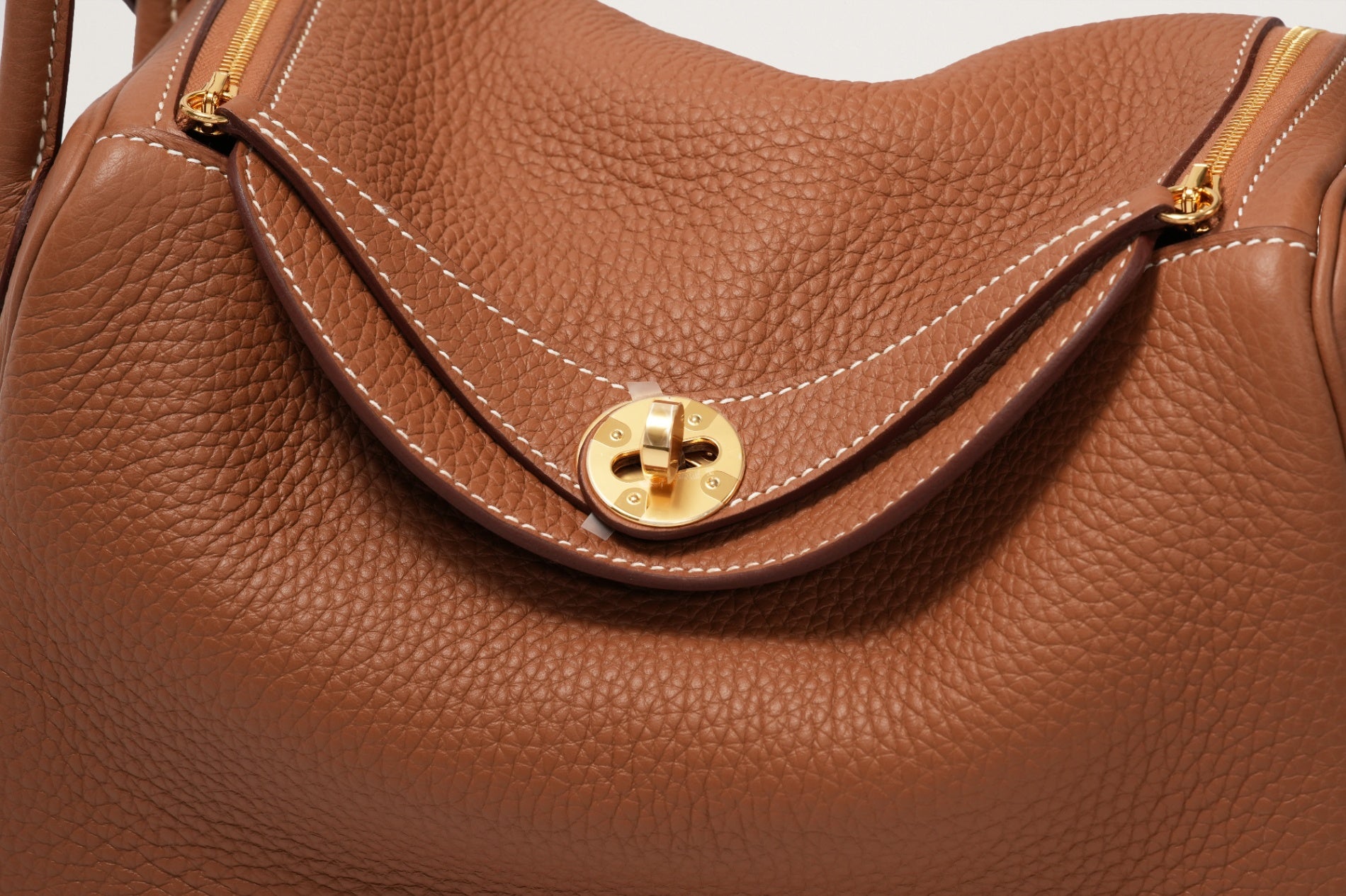 HERMES リンディ26 ゴールド