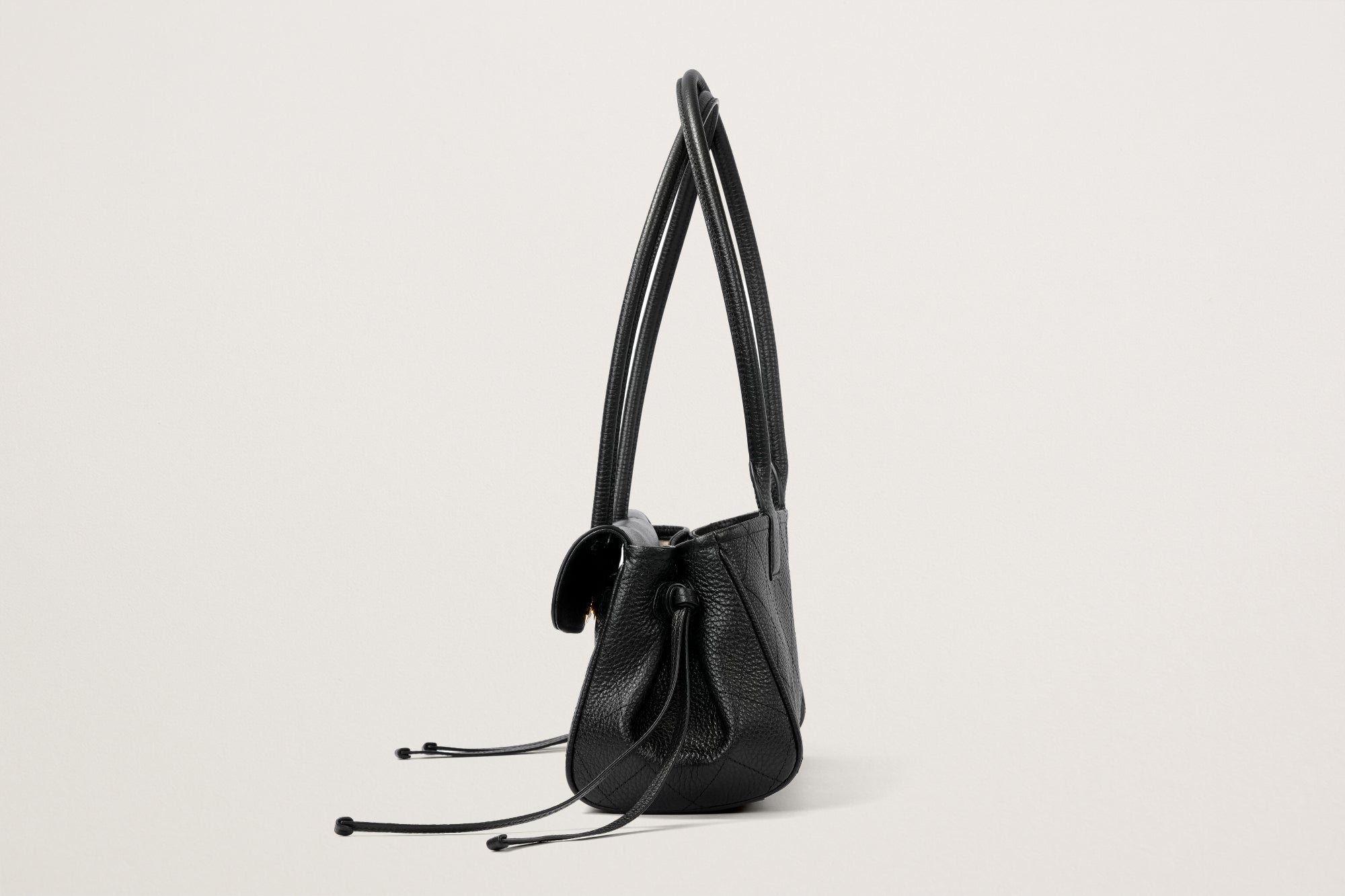 CHANEL スモール ショッピングバッグ – GINZA SATAKE