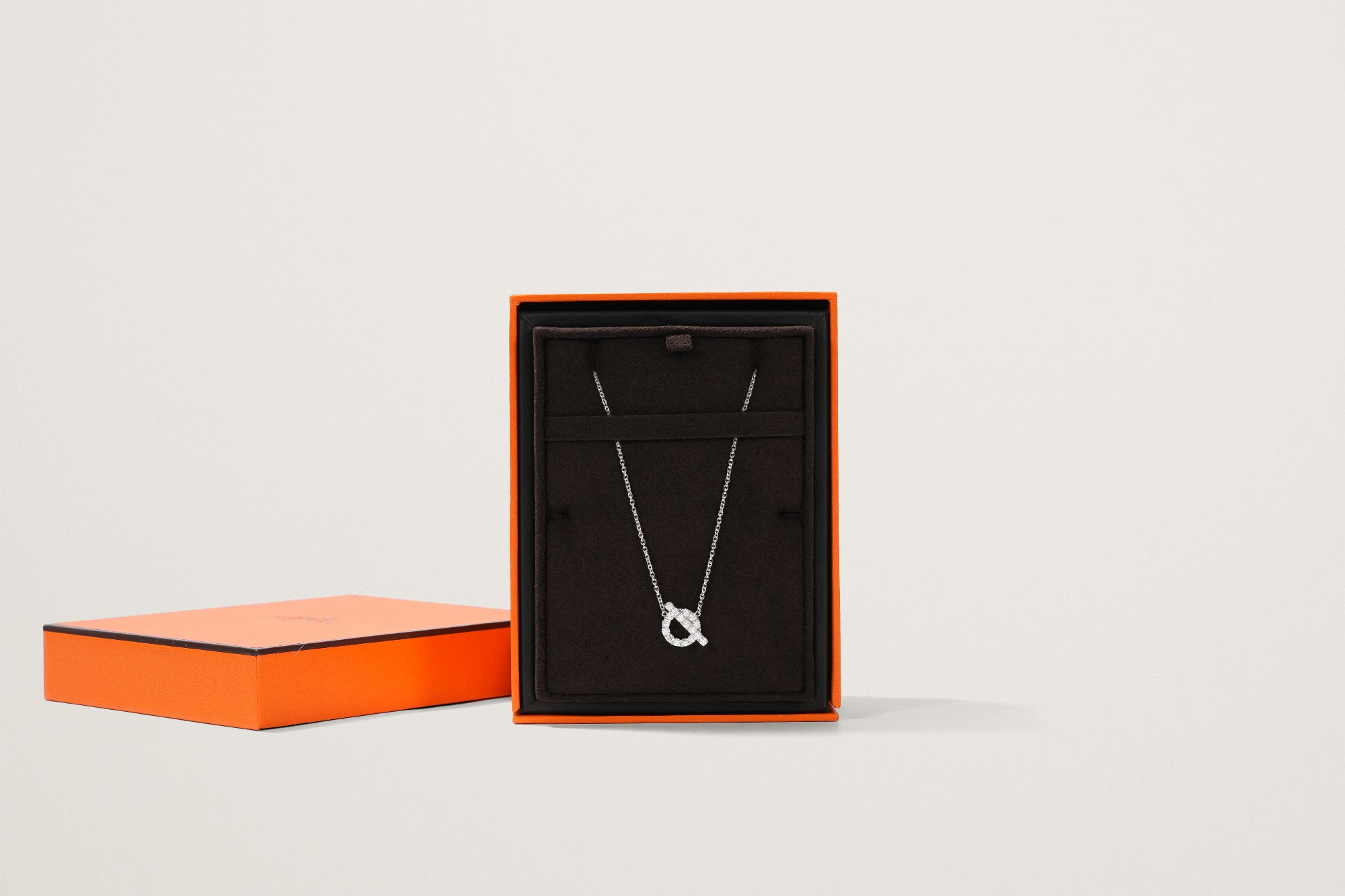 HERMES ネックレス ペンダント 《フィネス》 – GINZA SATAKE