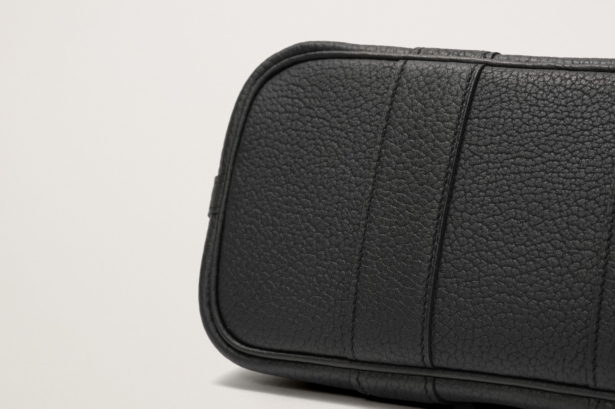 HERMES ネオ・ガーデン23 黒