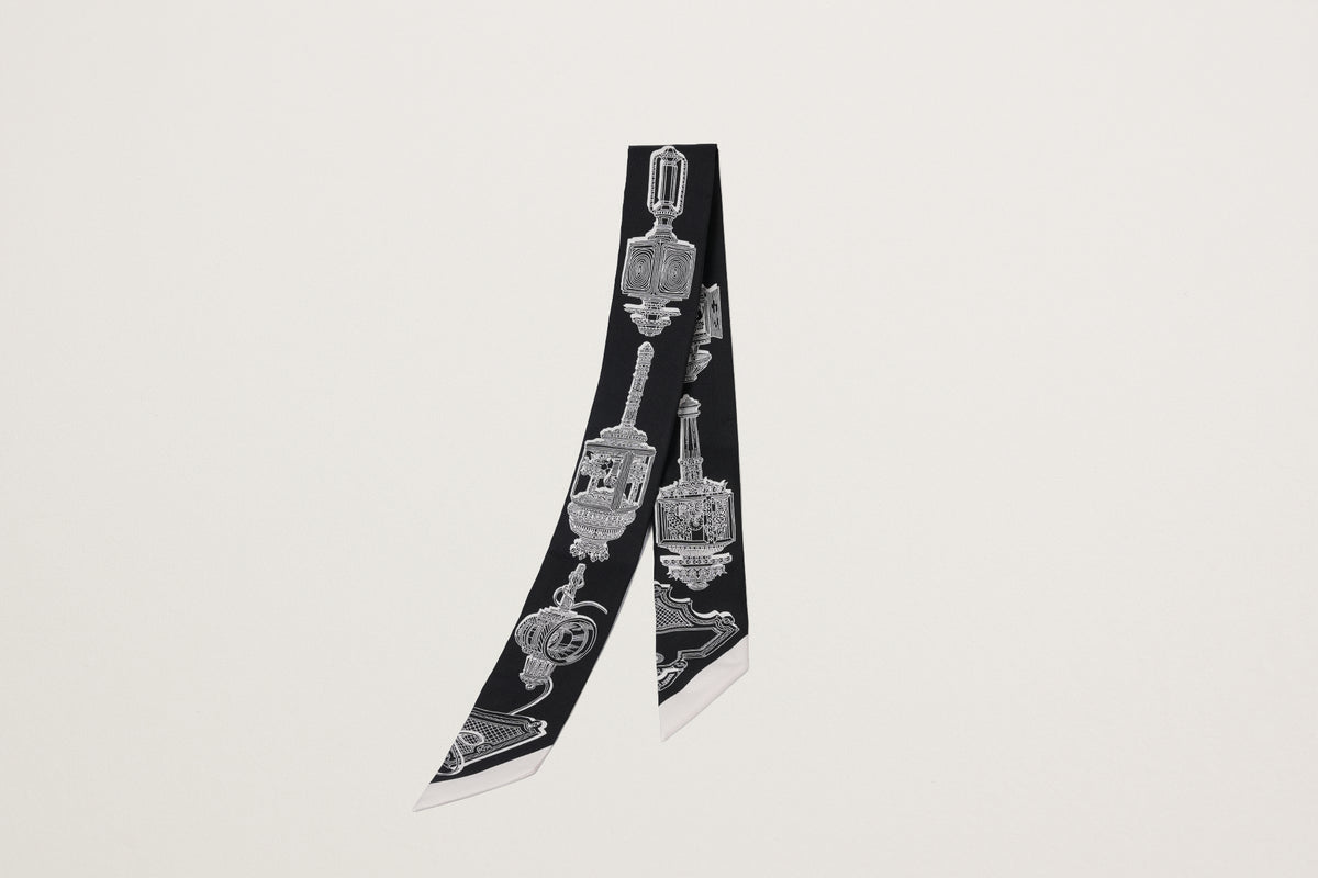 新品未使用　HERMES2026新作 ランタンツイリー HERMES ツイリー《メルヴェイユーズ・ランタン》 – GINZA SATAKE