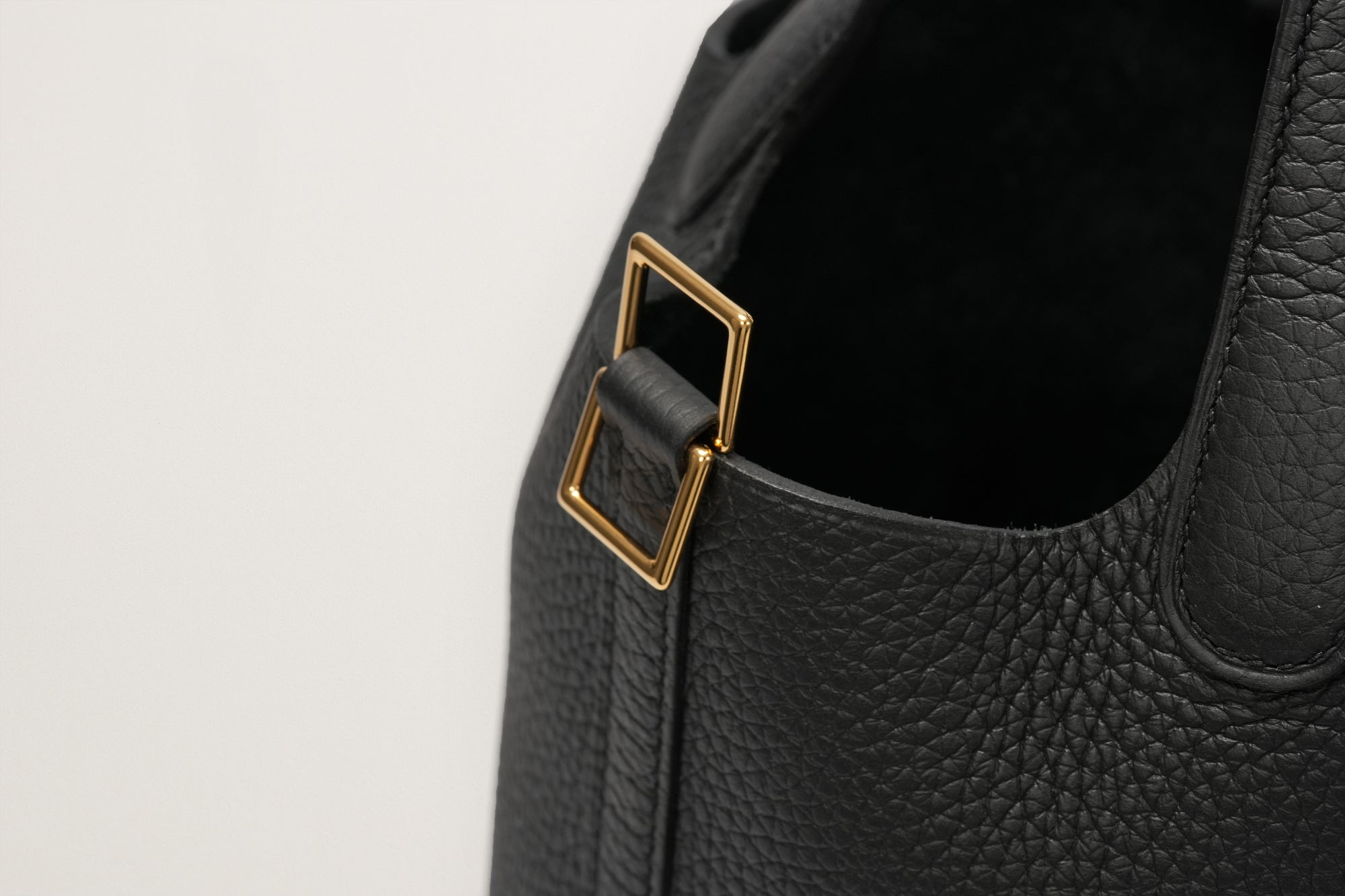 HERMES ピコタンロック18 黒