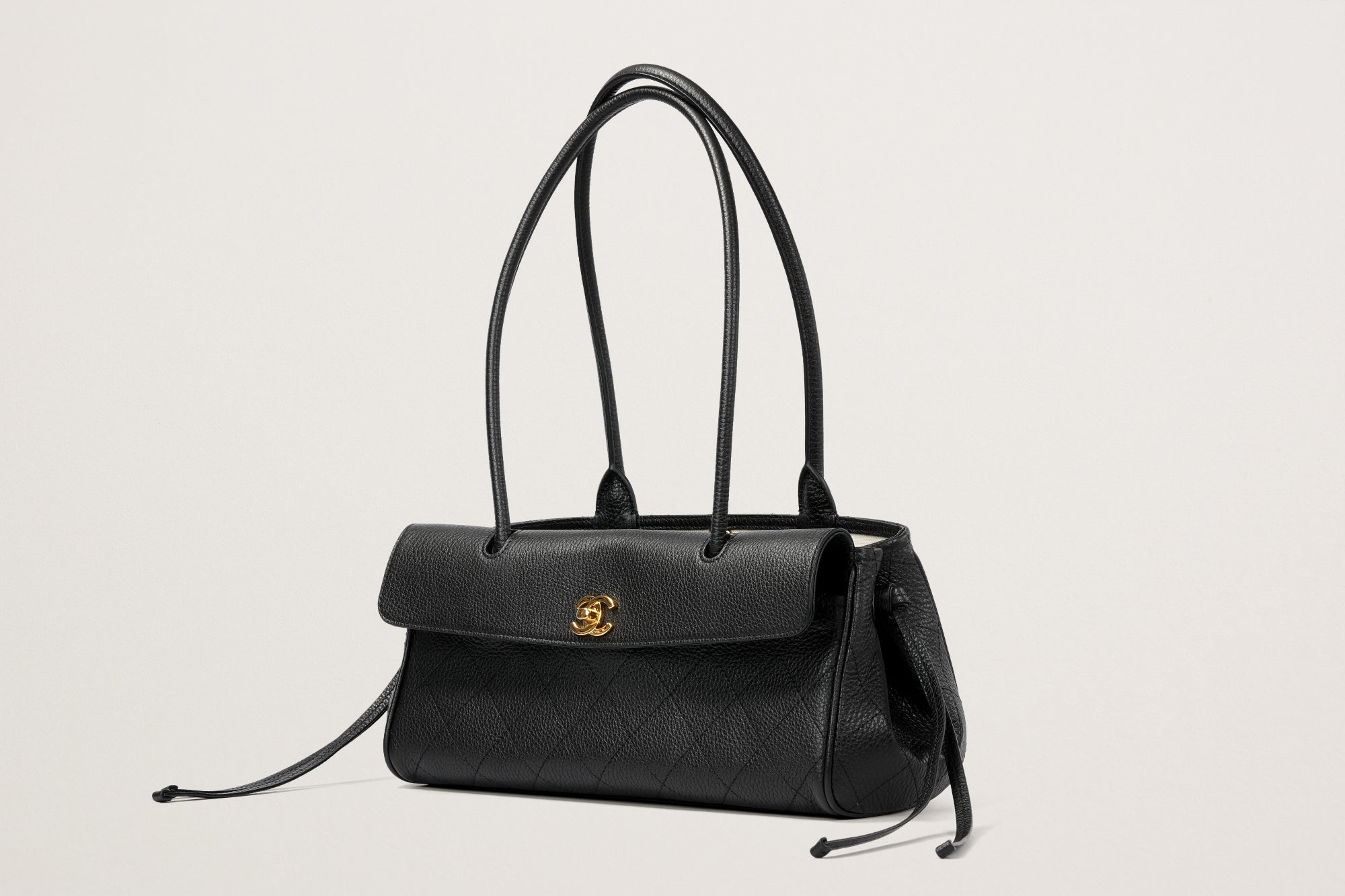 CHANEL スモール ショッピングバッグ – GINZA SATAKE