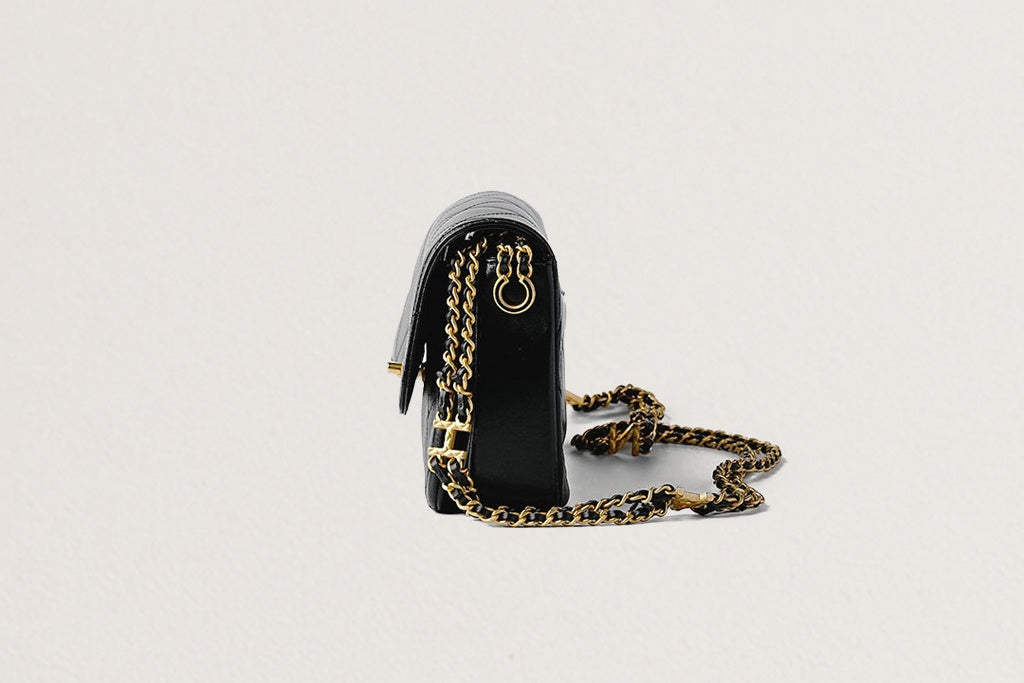 CHANEL 19 ショルダーバッグ