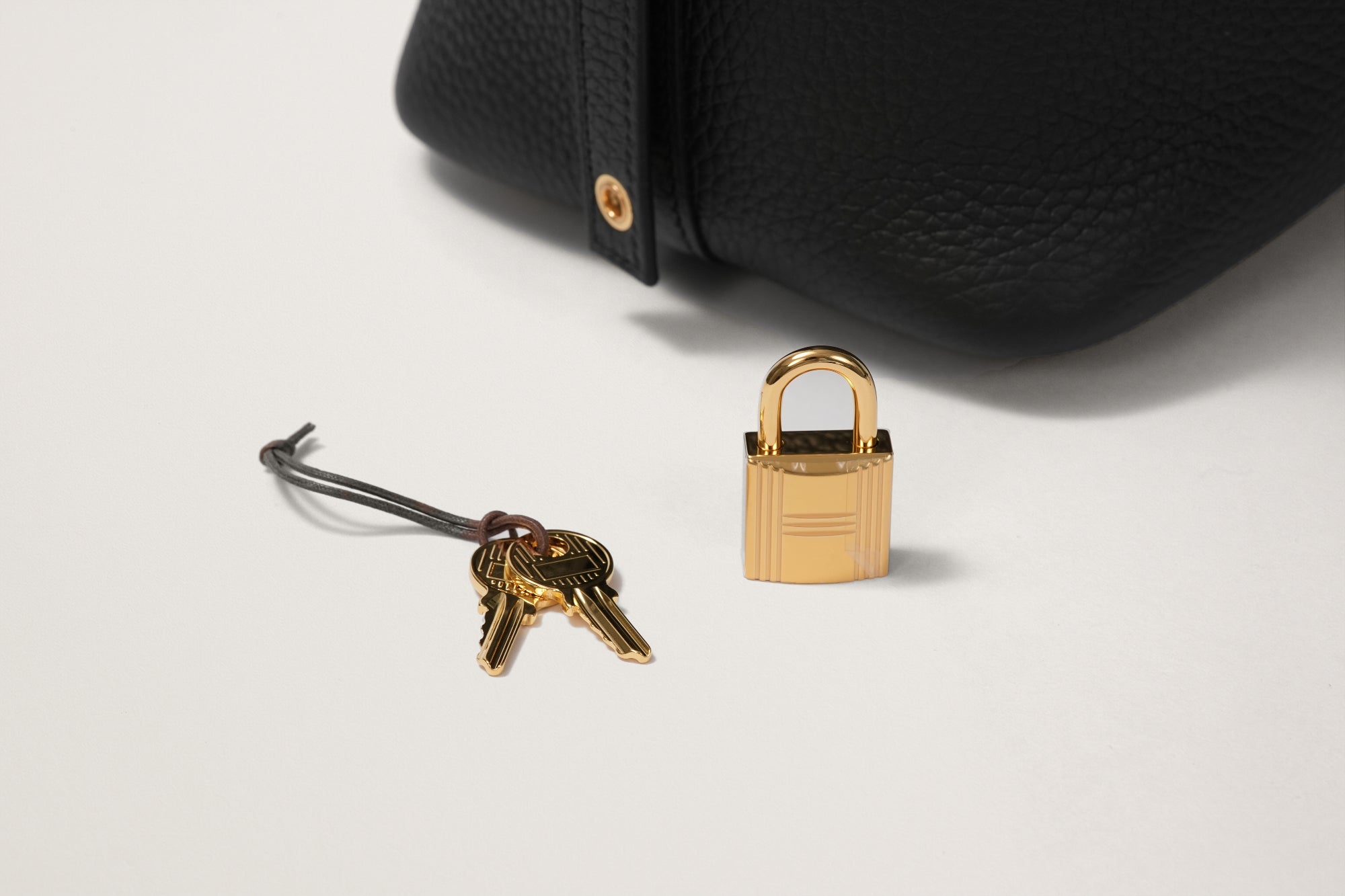 HERMES ピコタンロック18 黒
