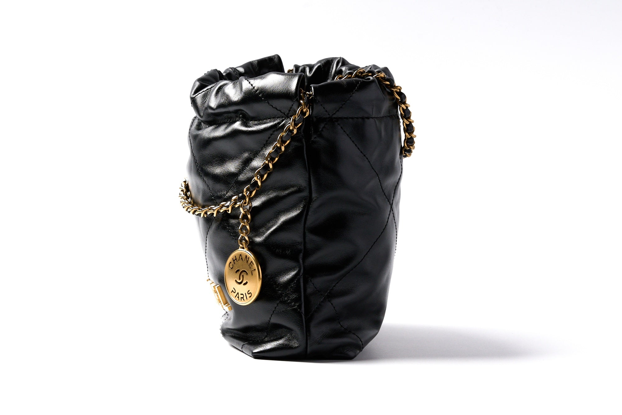 CHANEL 22ミニハンドバッグ