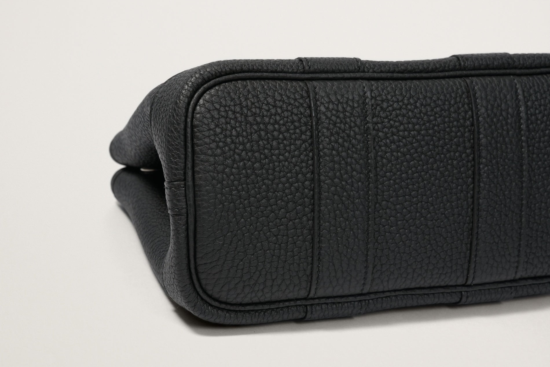 HERMES ネオ・ガーデン23 黒
