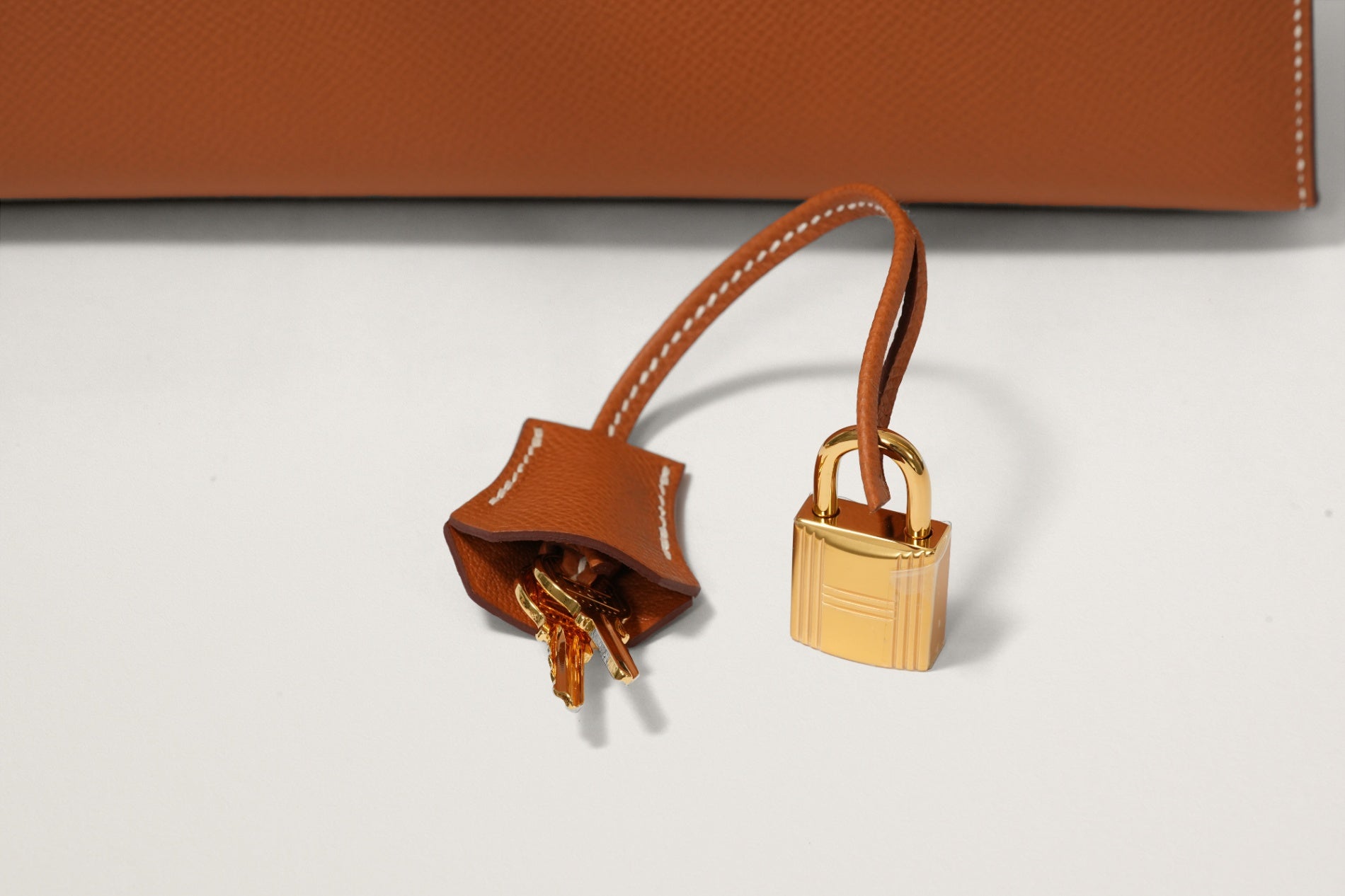 HERMES ケリー25 ゴールド