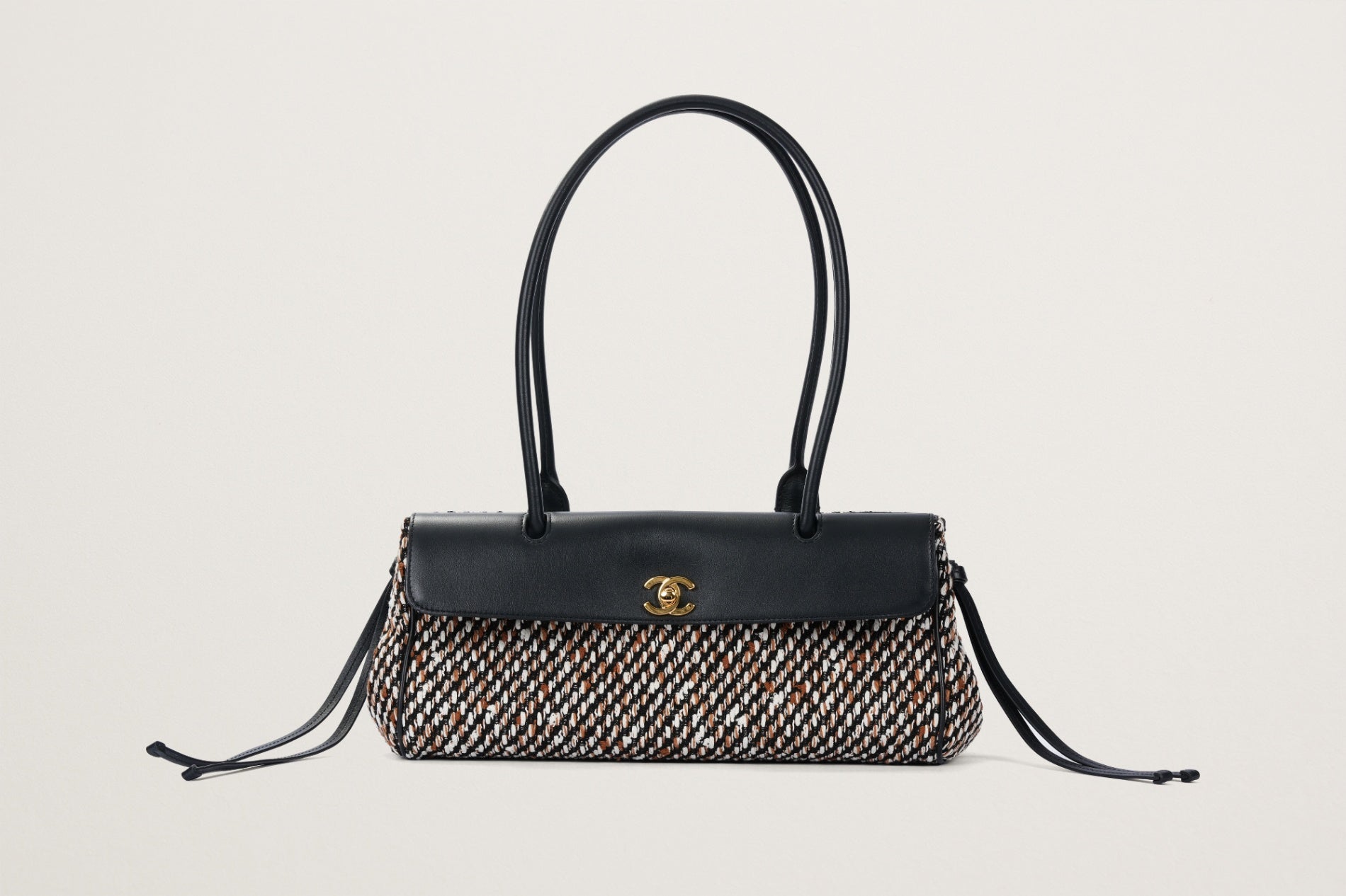CHANEL スモール ショッピング バッグ – GINZA SATAKE