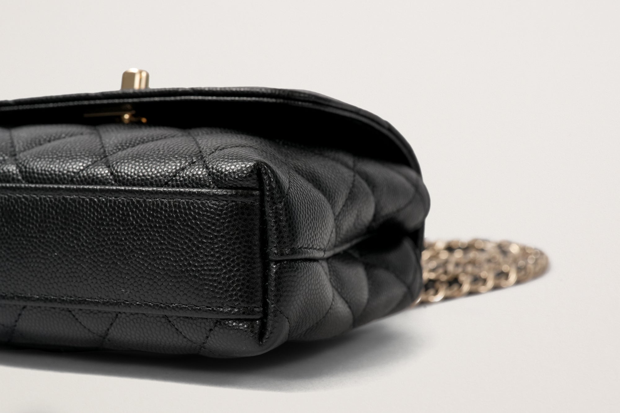 CHANEL ココハンドルマトラッセバッグ