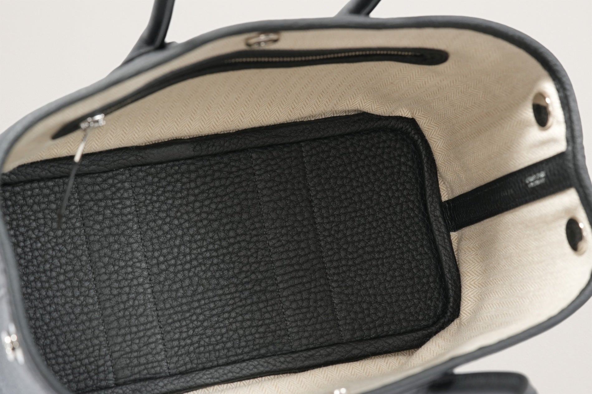 HERMES ネオ・ガーデン23 黒