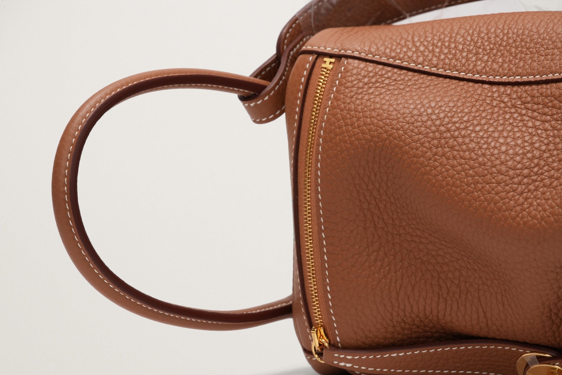 HERMES リンディ26 ゴールド