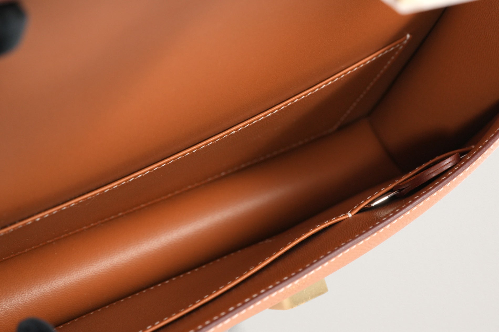 HERMES コンスタンスエラン ゴールド