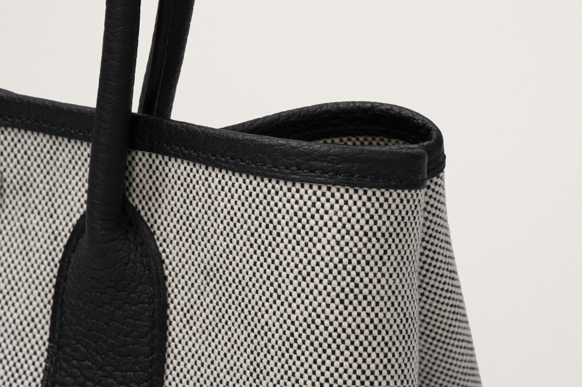 HERMES ネオ・ガーデン23 黒