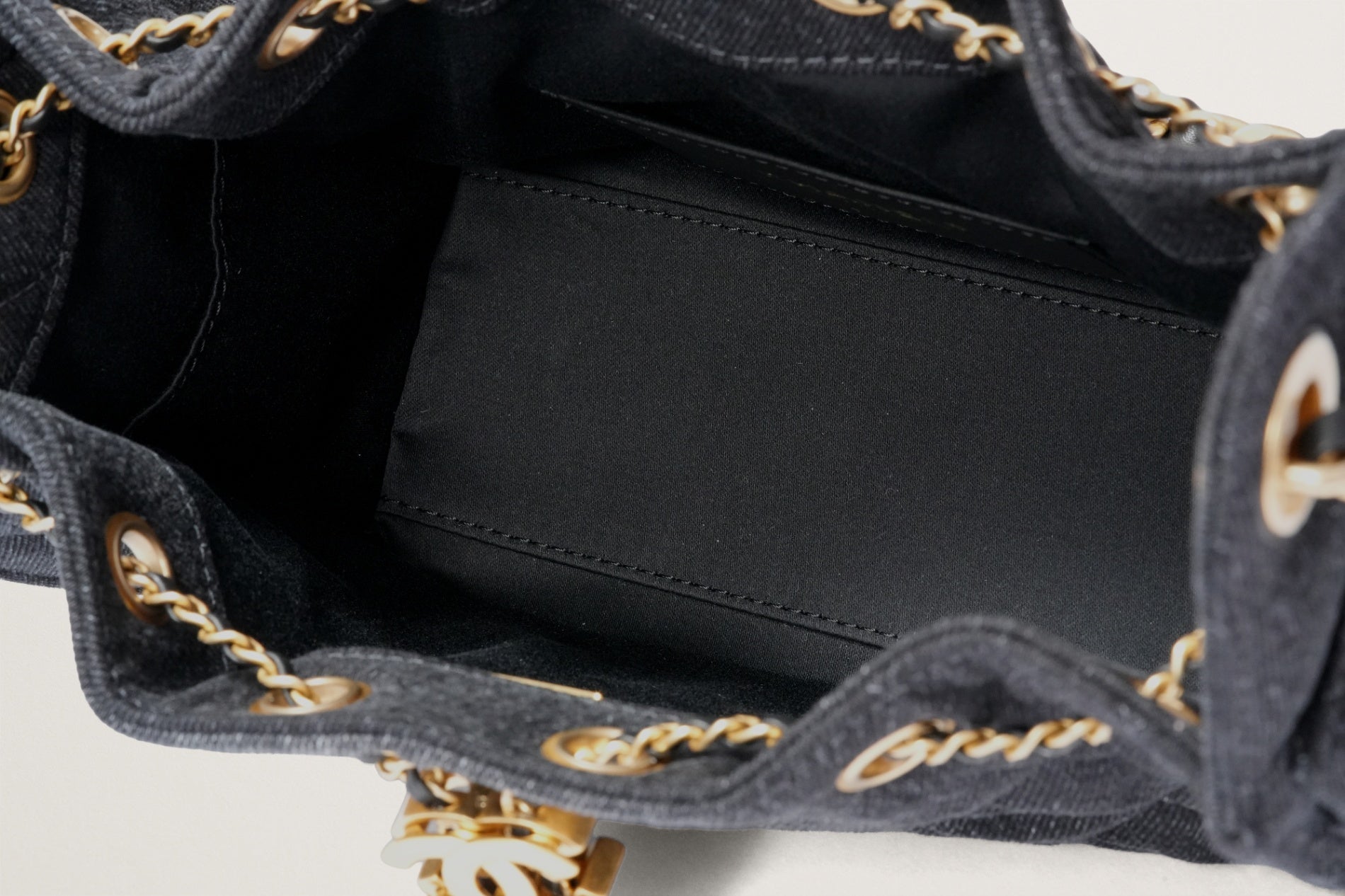 CHANEL 25 ミニハンドバッグ