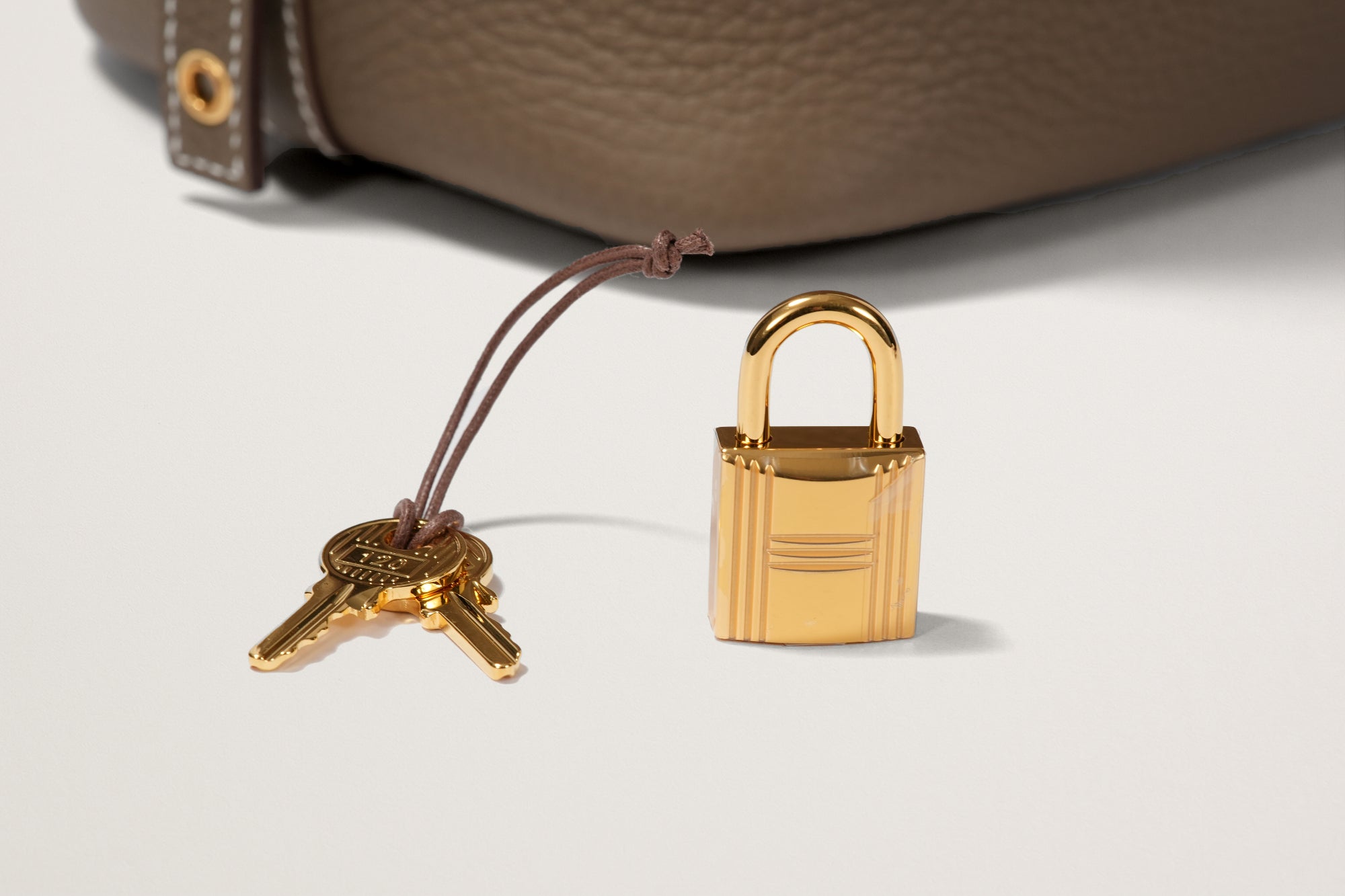HERMES ピコタンロック18 エトゥープ