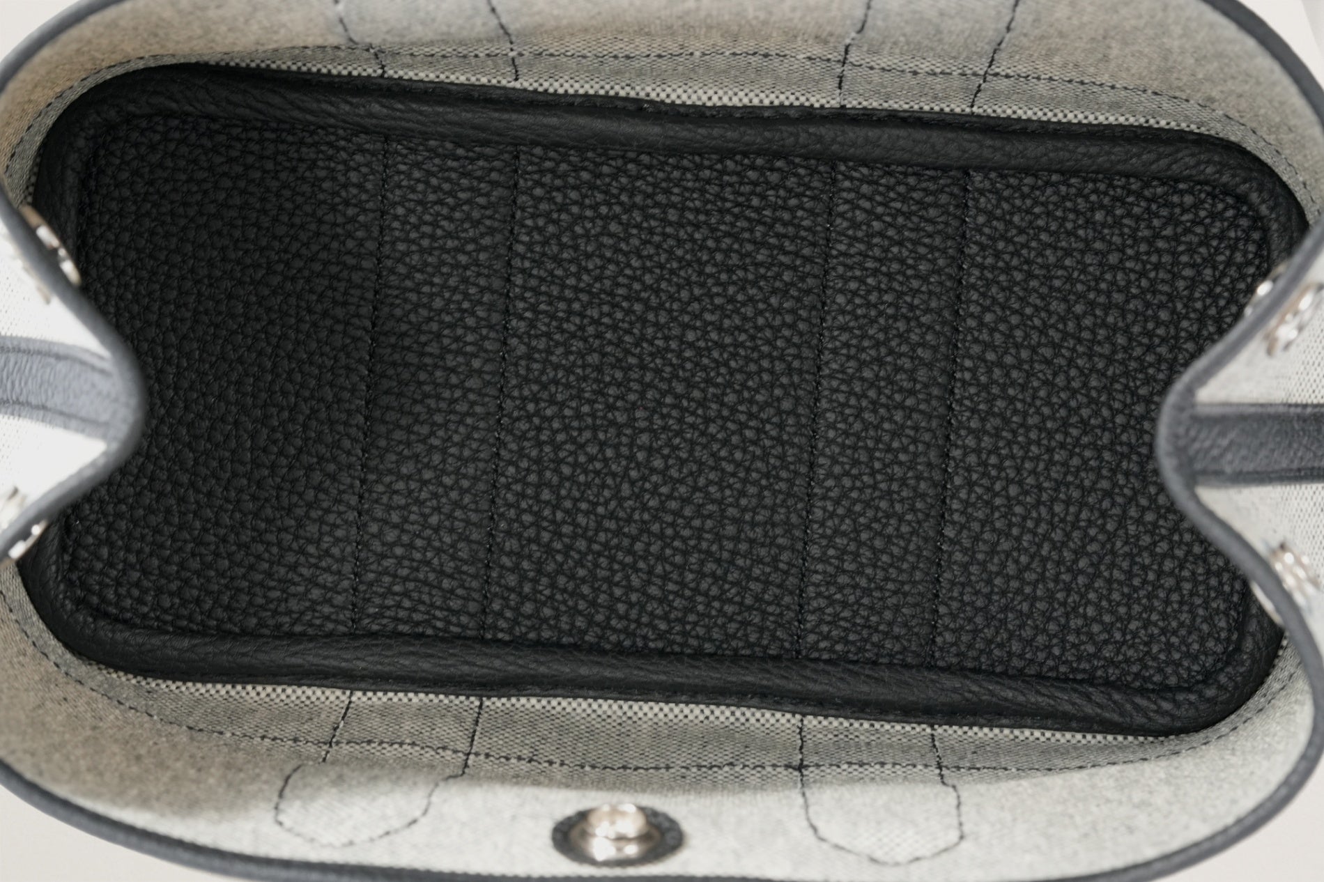 HERMES ネオ・ガーデン23 黒