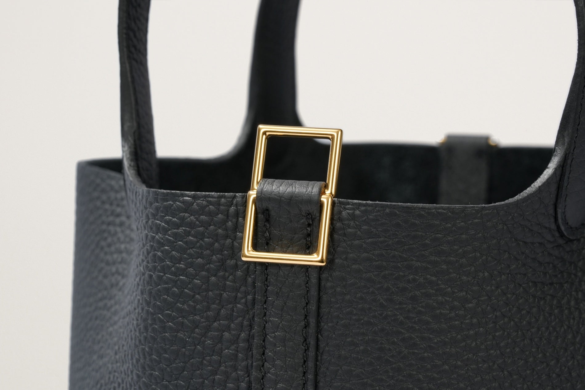 HERMES ピコタンロック18 黒