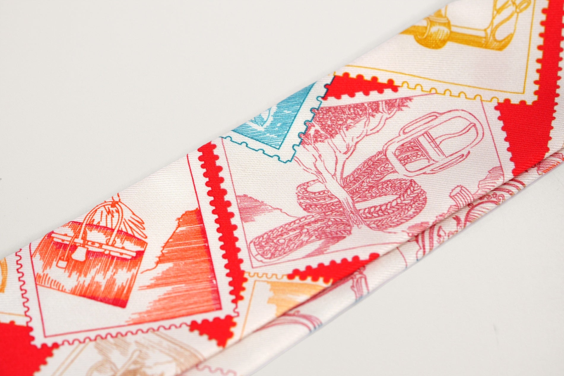 HERMES ツイリー《フォーブルの切手愛好家》 – GINZA SATAKE