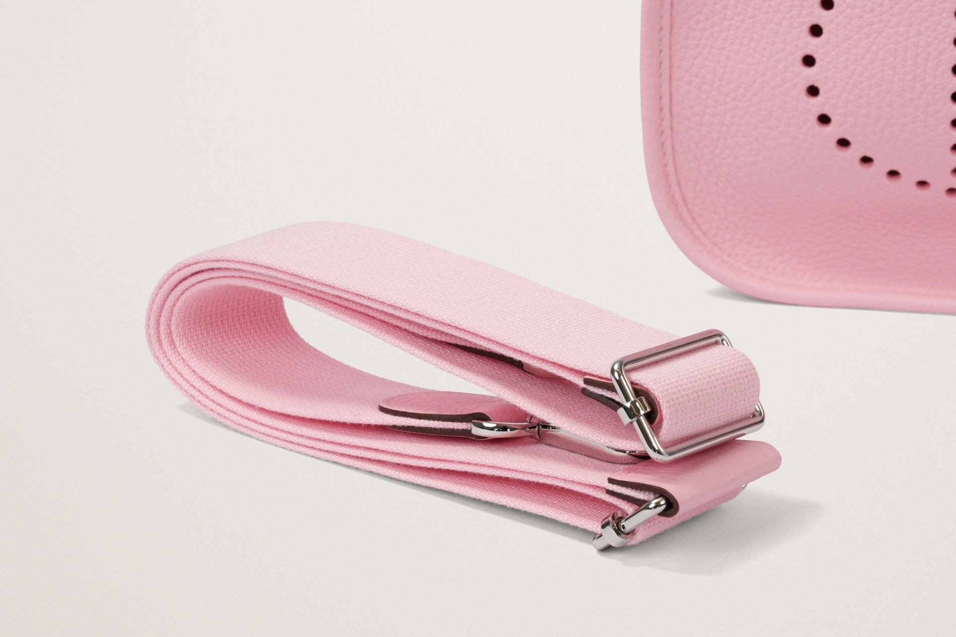 HERMES エヴリン23 ローズサクラ