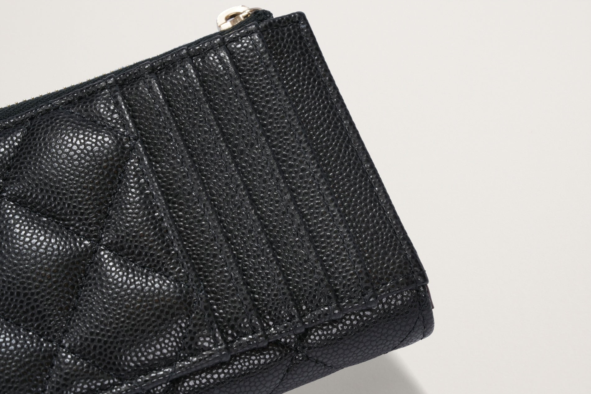 CHANEL クラシック ジップ カードケース