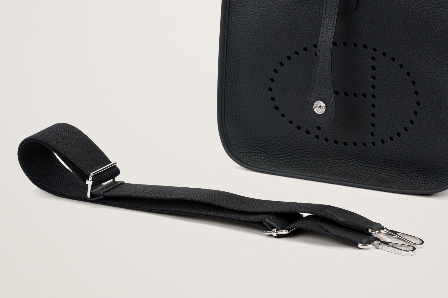 HERMES エヴリン29 黒